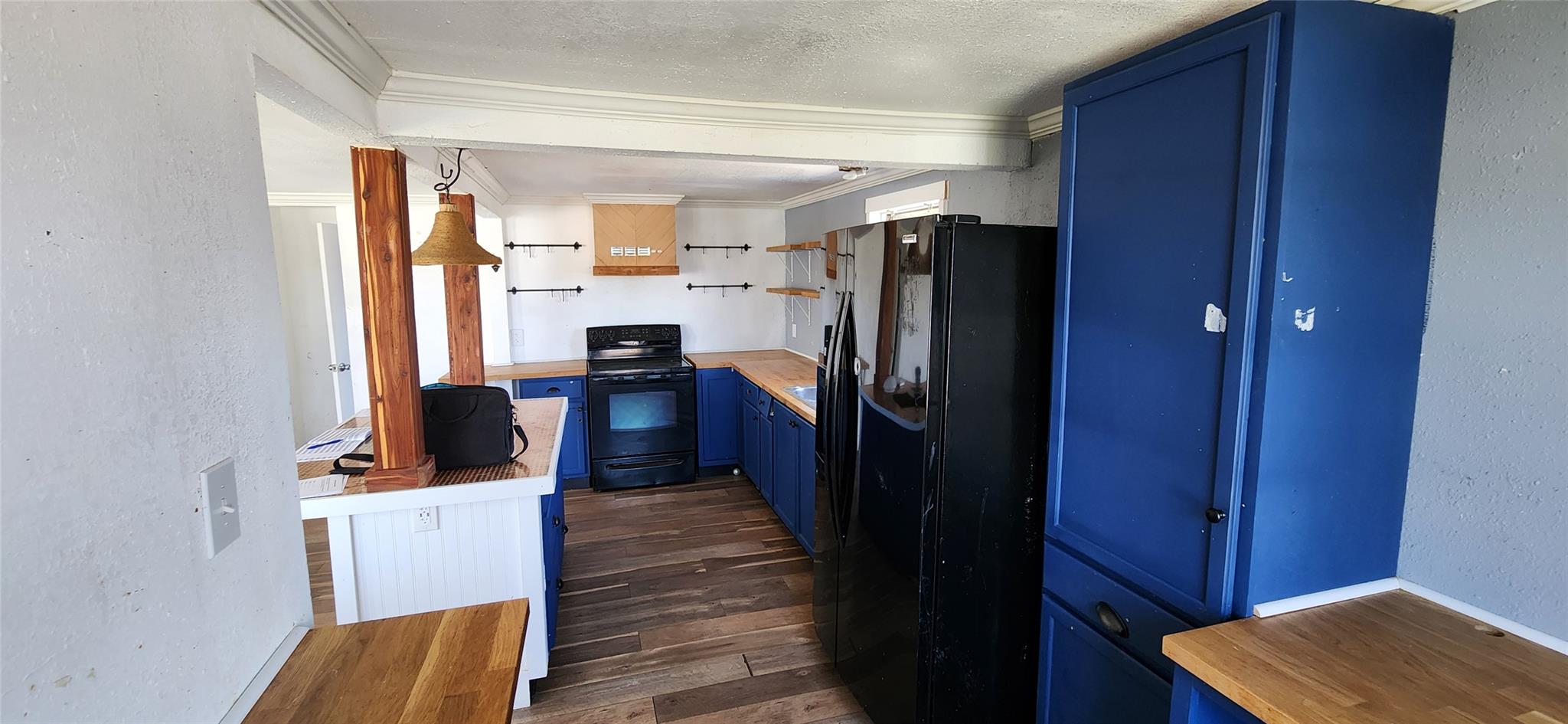 504 W Luce St, Llano, TX 78643