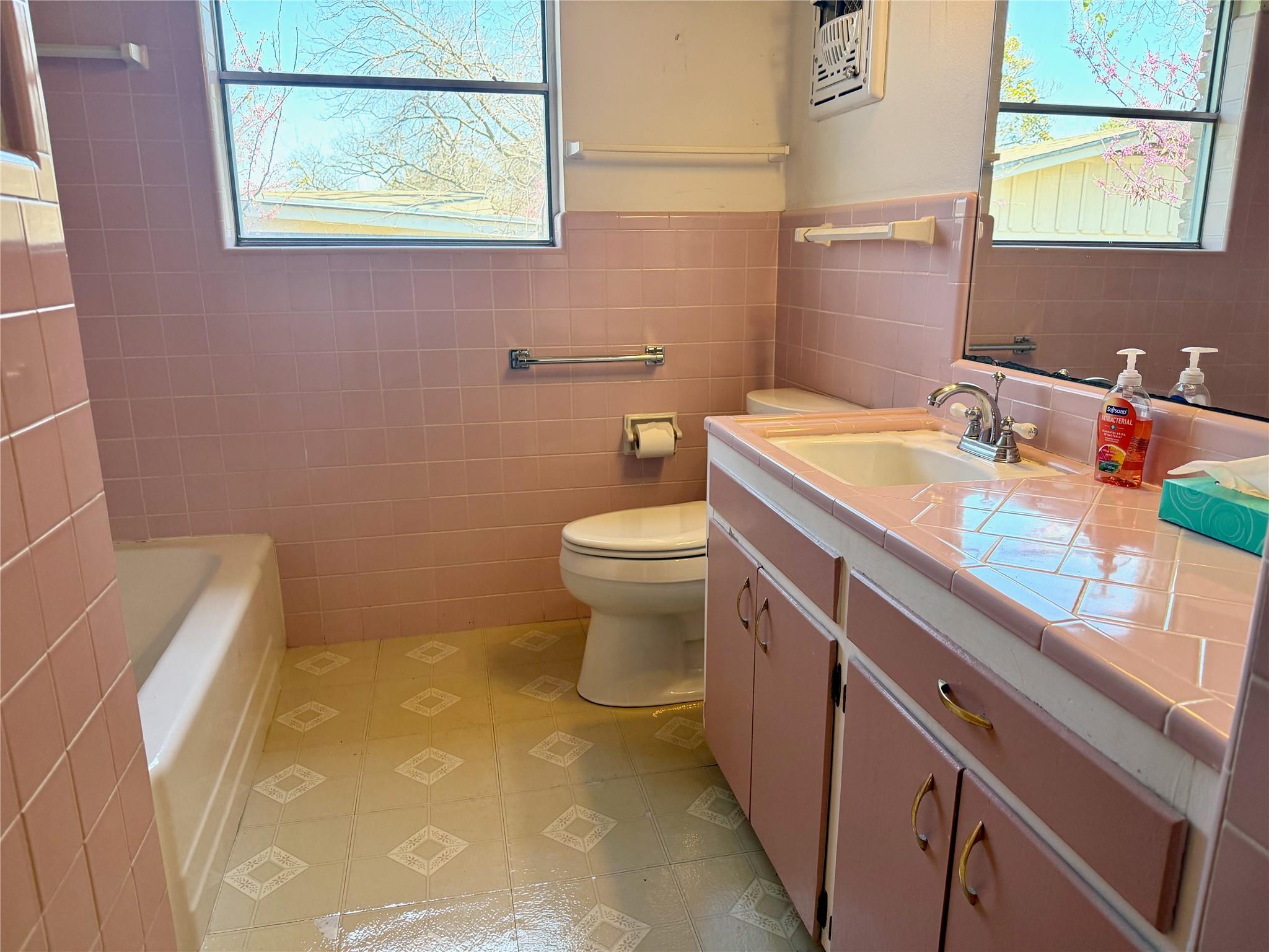 305 W Caddo St, Austin, TX 78753