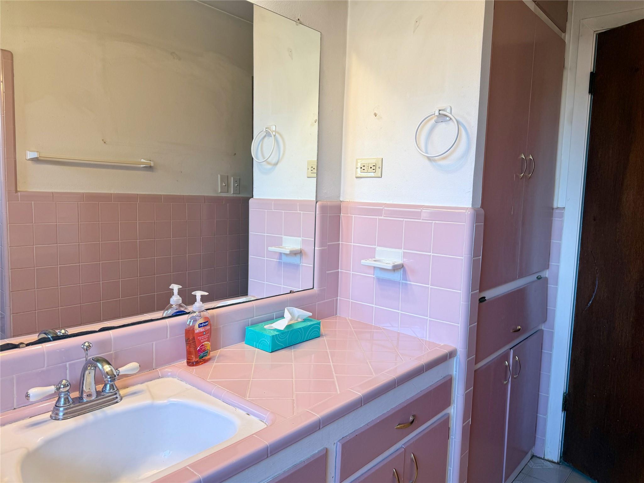 305 W Caddo St, Austin, TX 78753