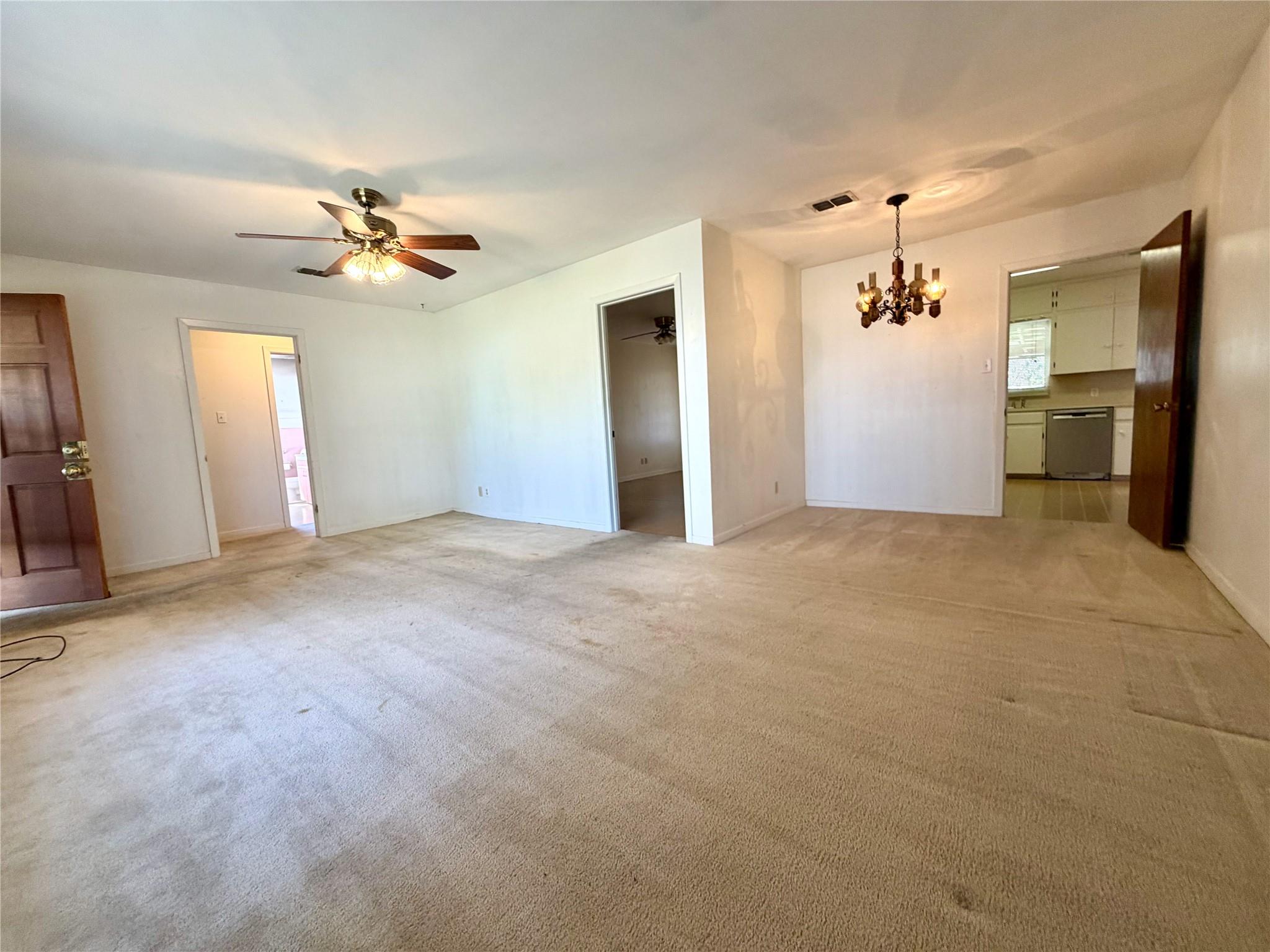 305 W CADDO St, Austin, TX 78753