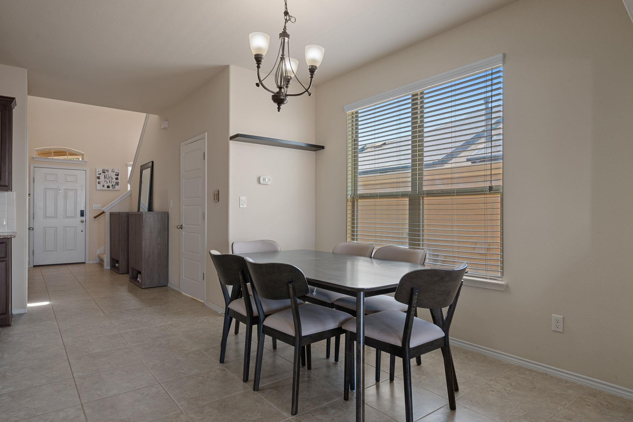 104 Buescher Cv, Hutto, TX 78634