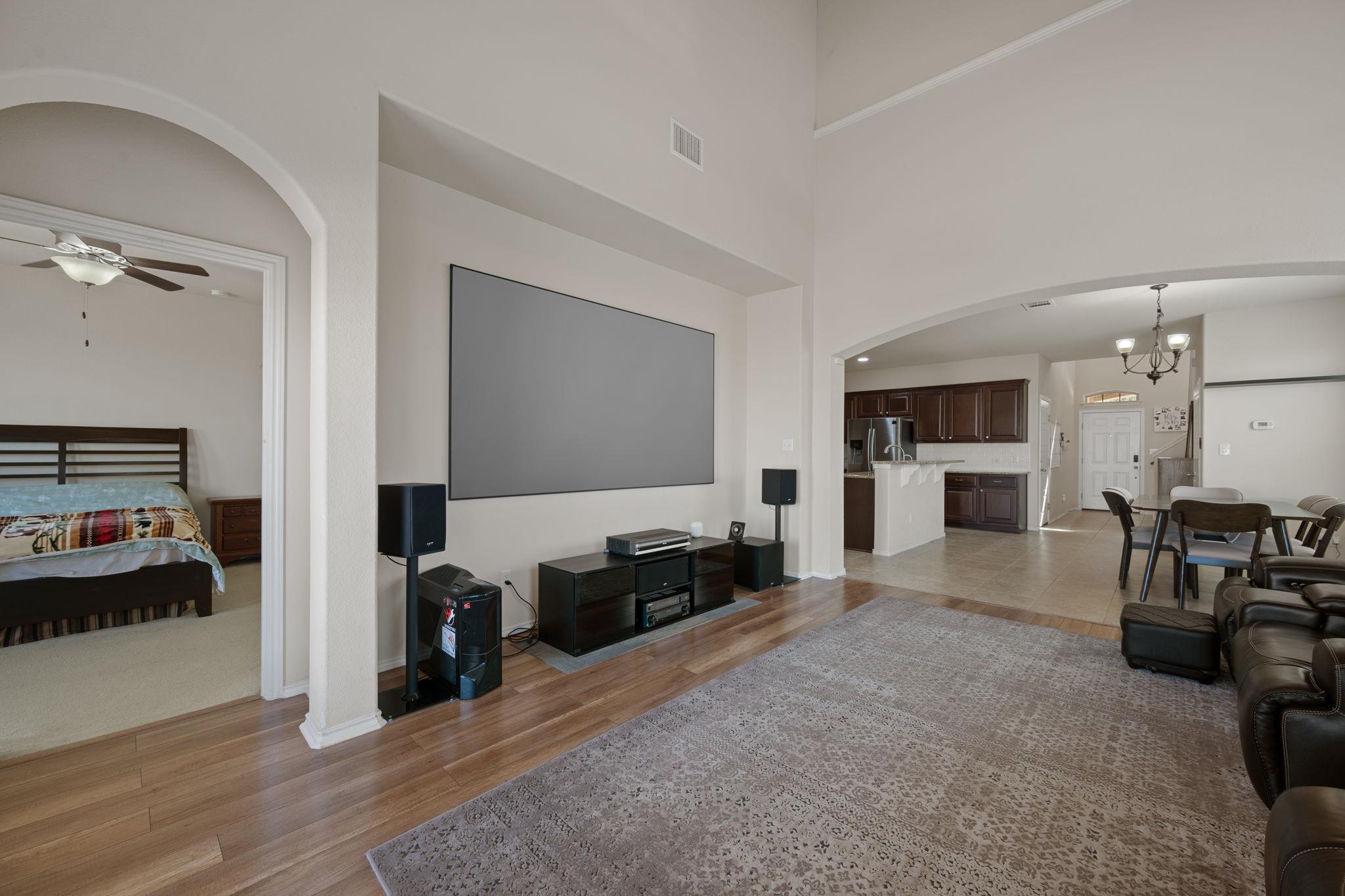 104 Buescher Cv, Hutto, TX 78634