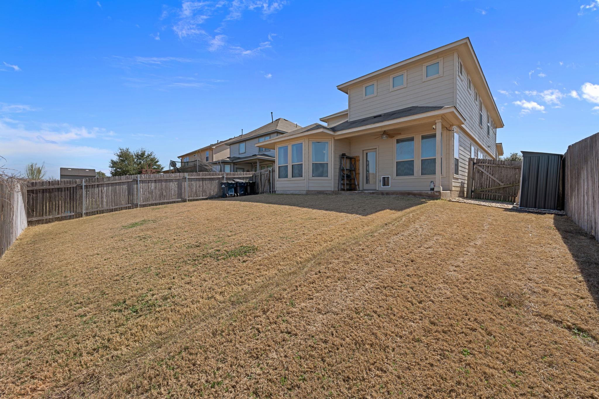 104 Buescher Cv, Hutto, TX 78634