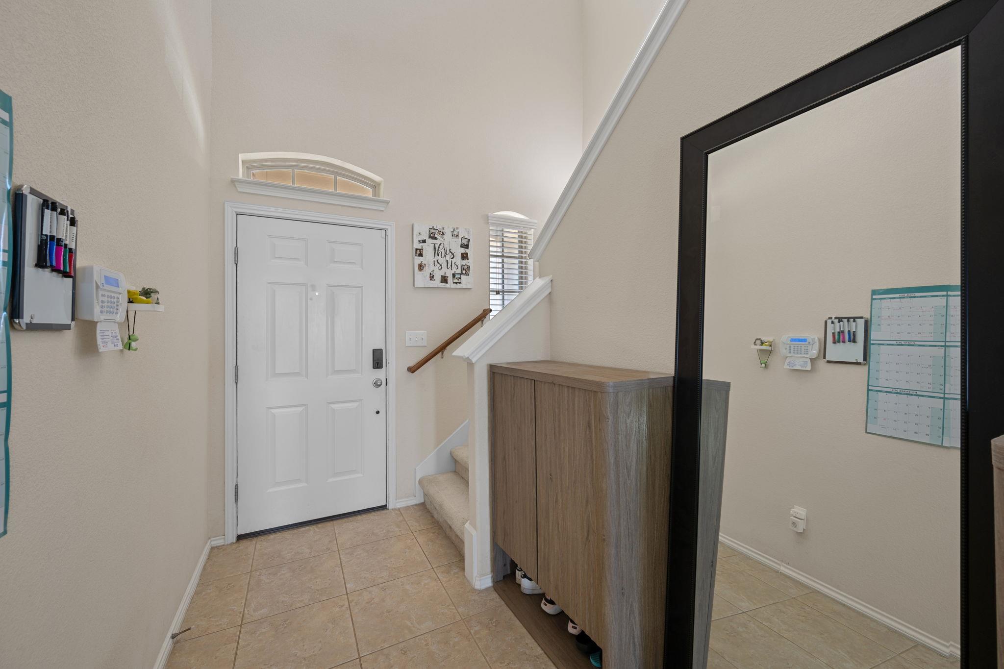 104 Buescher Cv, Hutto, TX 78634