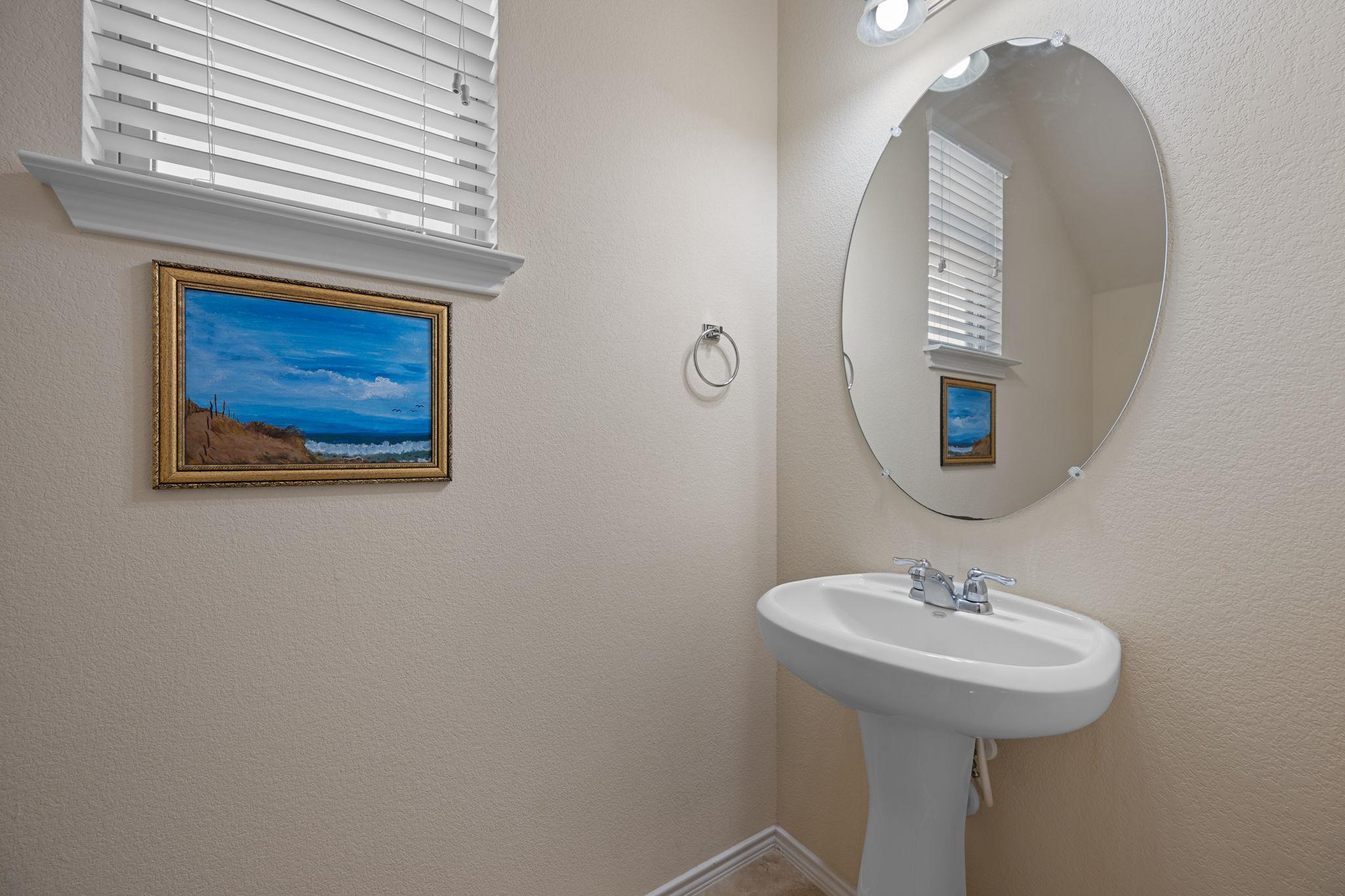 104 Buescher Cv, Hutto, TX 78634