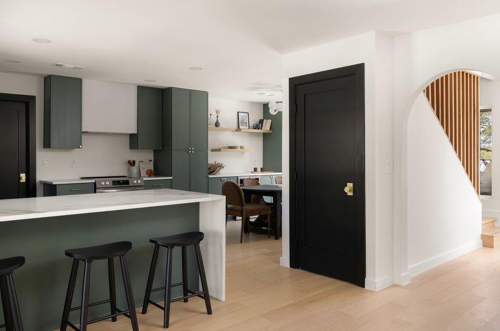 2210 Comburg Castle Way, Austin, TX 78748