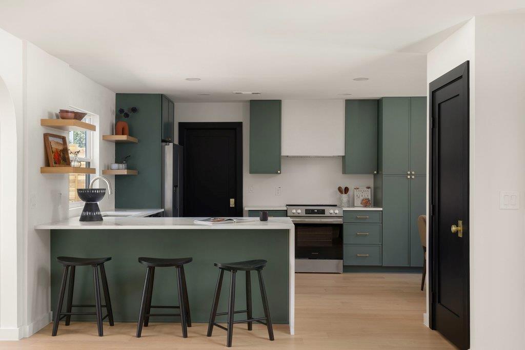 2210 Comburg Castle Way, Austin, TX 78748