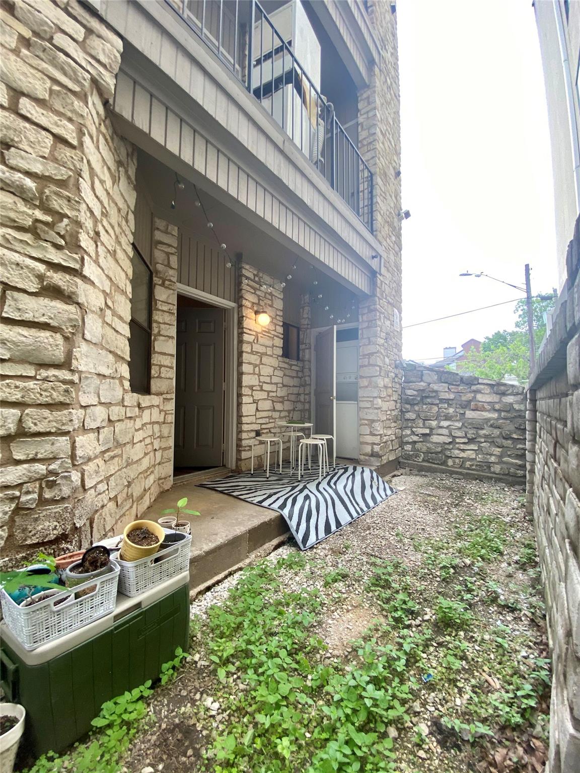 2604 Salado St # 102, Austin, TX 78705