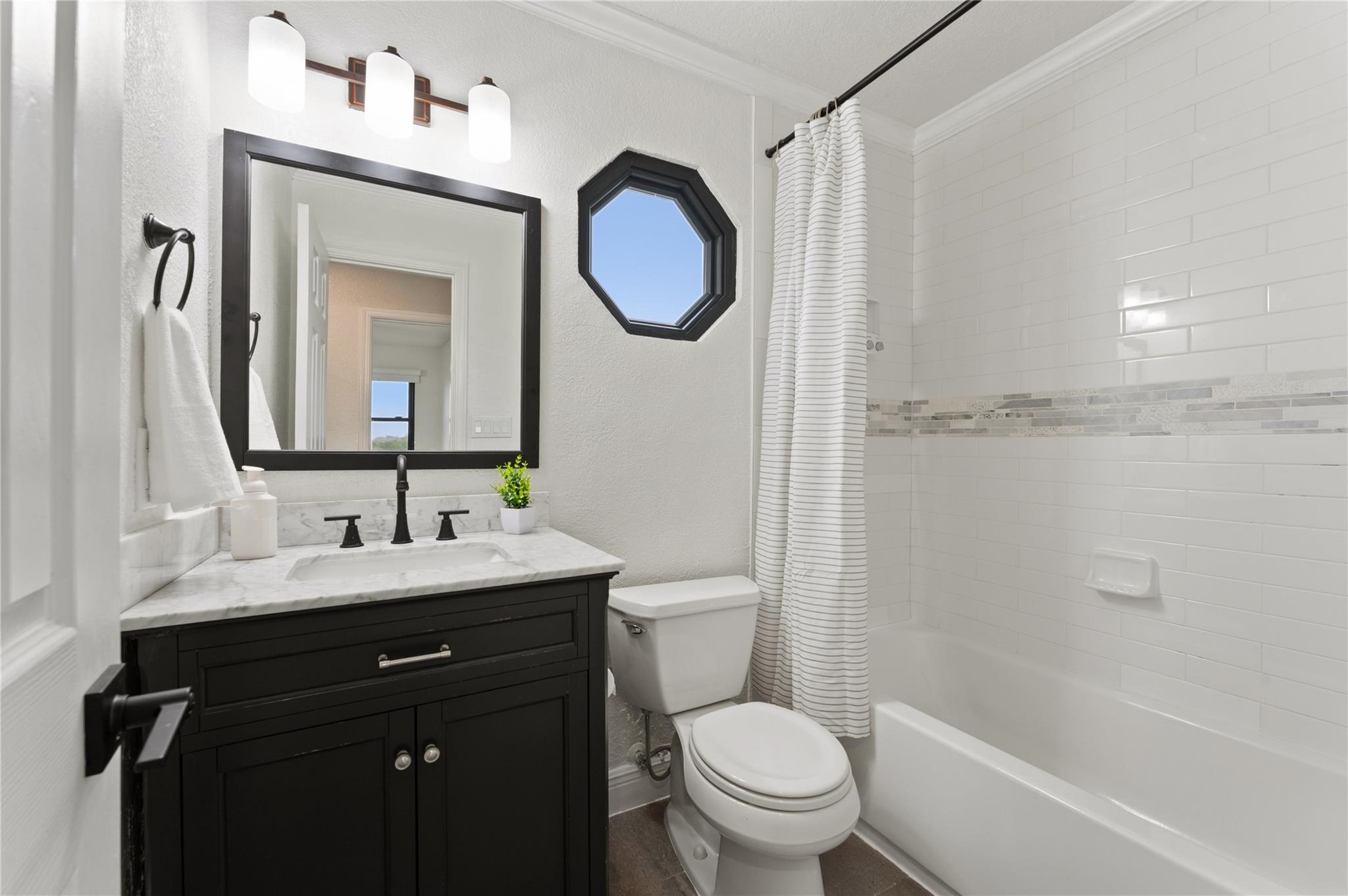 612 Canyon Rim Dr, Dripping Springs, TX 78620