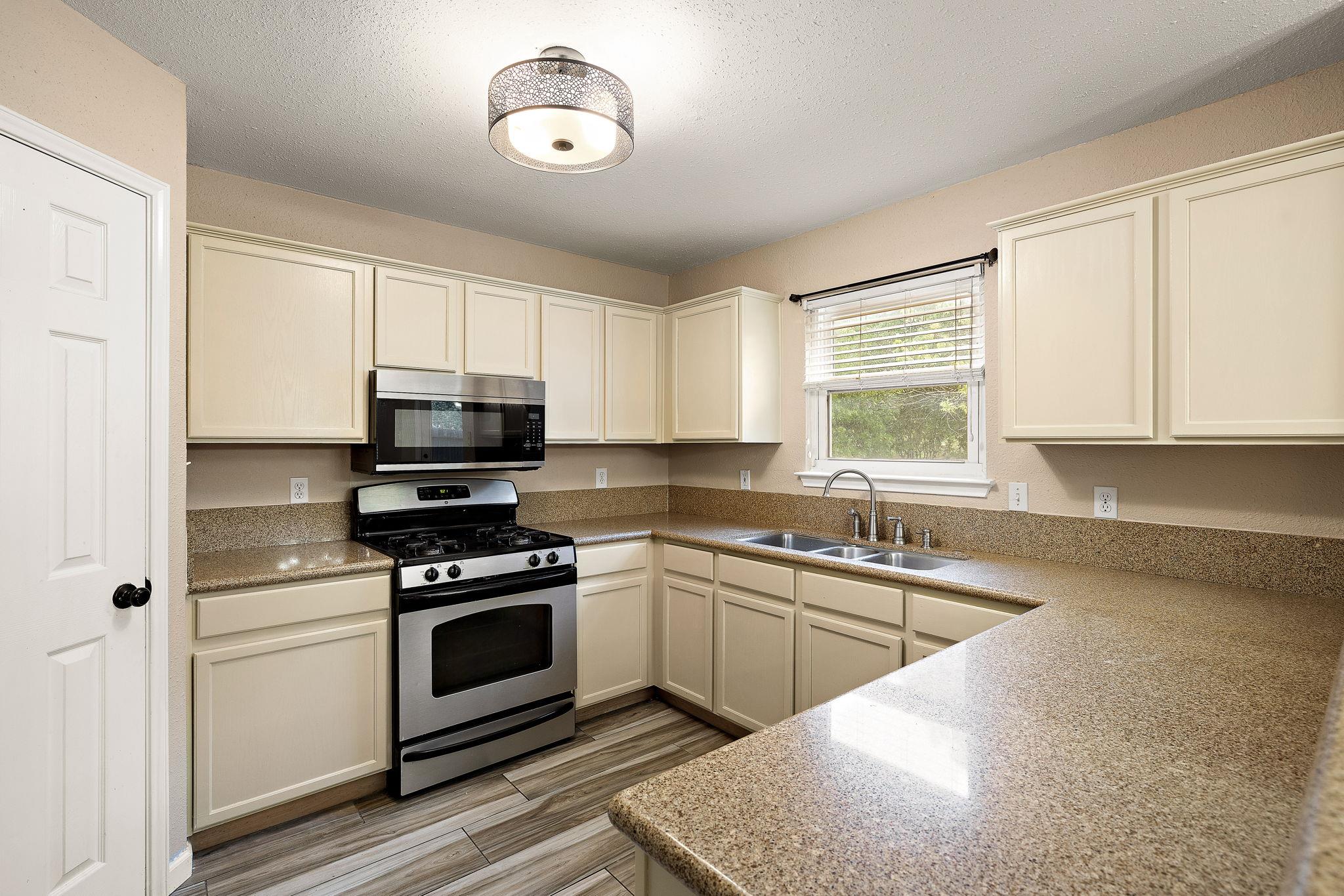 1610 Jennifer Ct, Round Rock, TX 78664