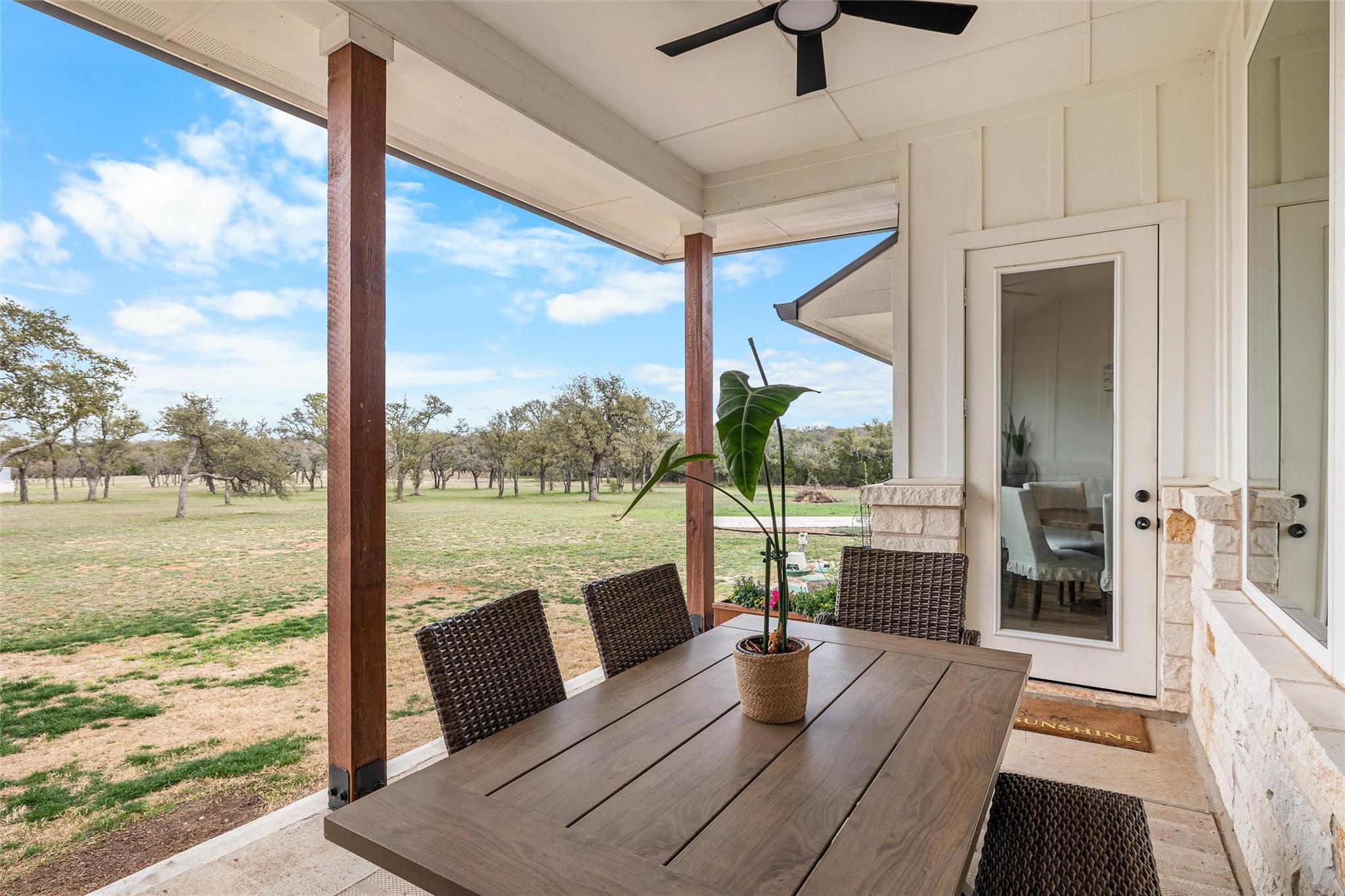 345 Morning Dew Dr, Round Mountain, TX 78663