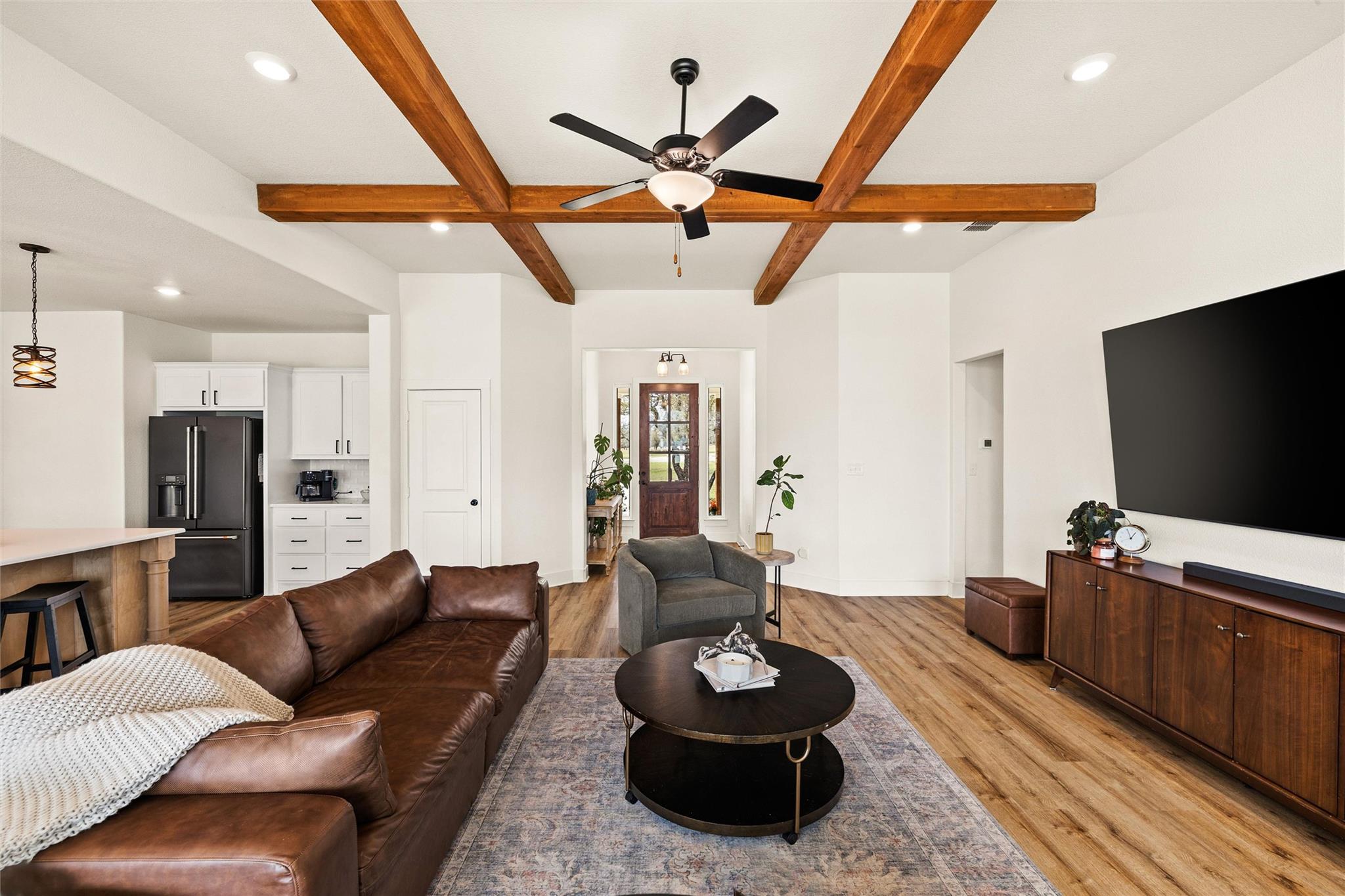 345 Morning Dew Dr, Round Mountain, TX 78663