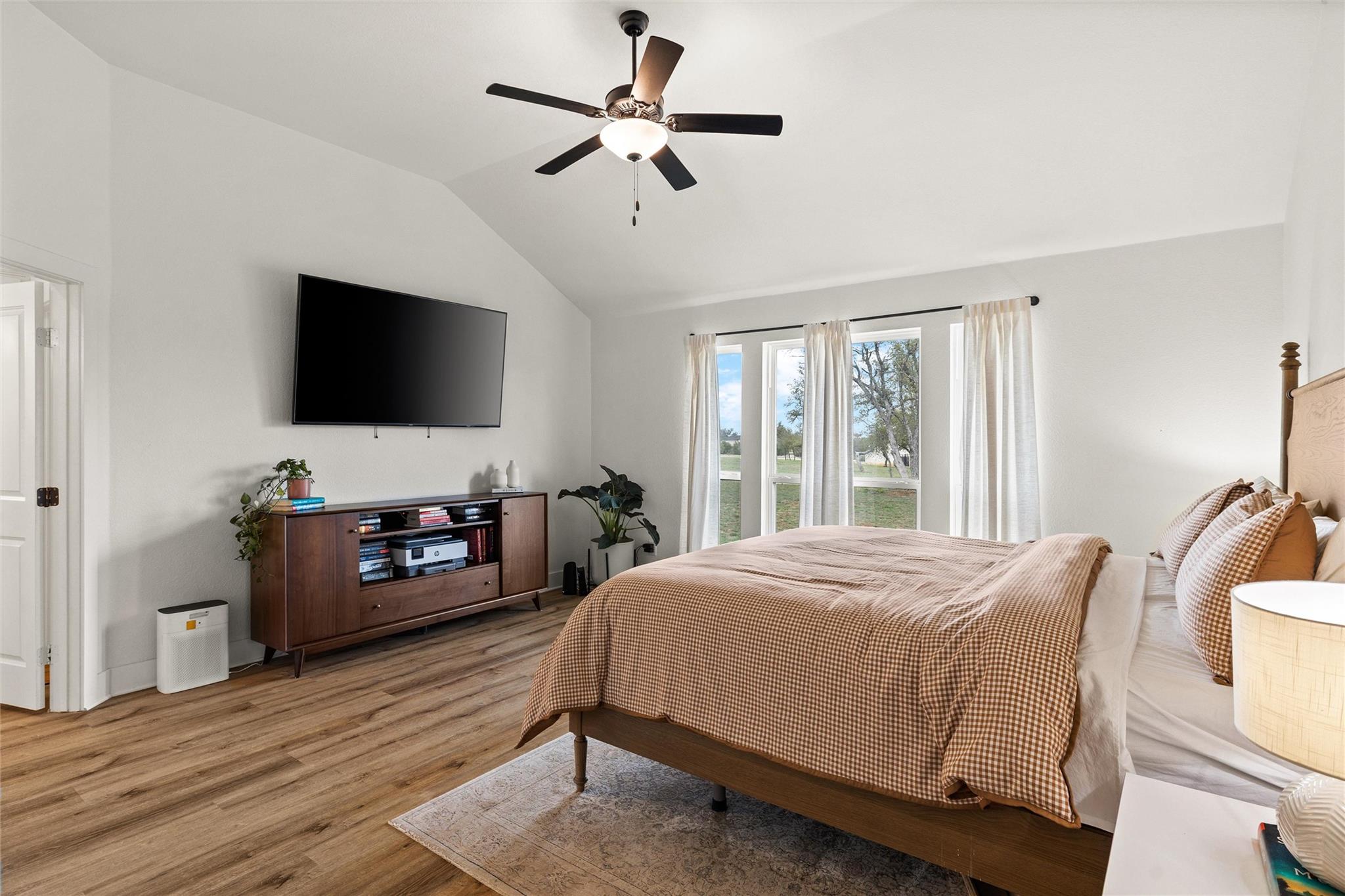 345 Morning Dew Dr, Round Mountain, TX 78663