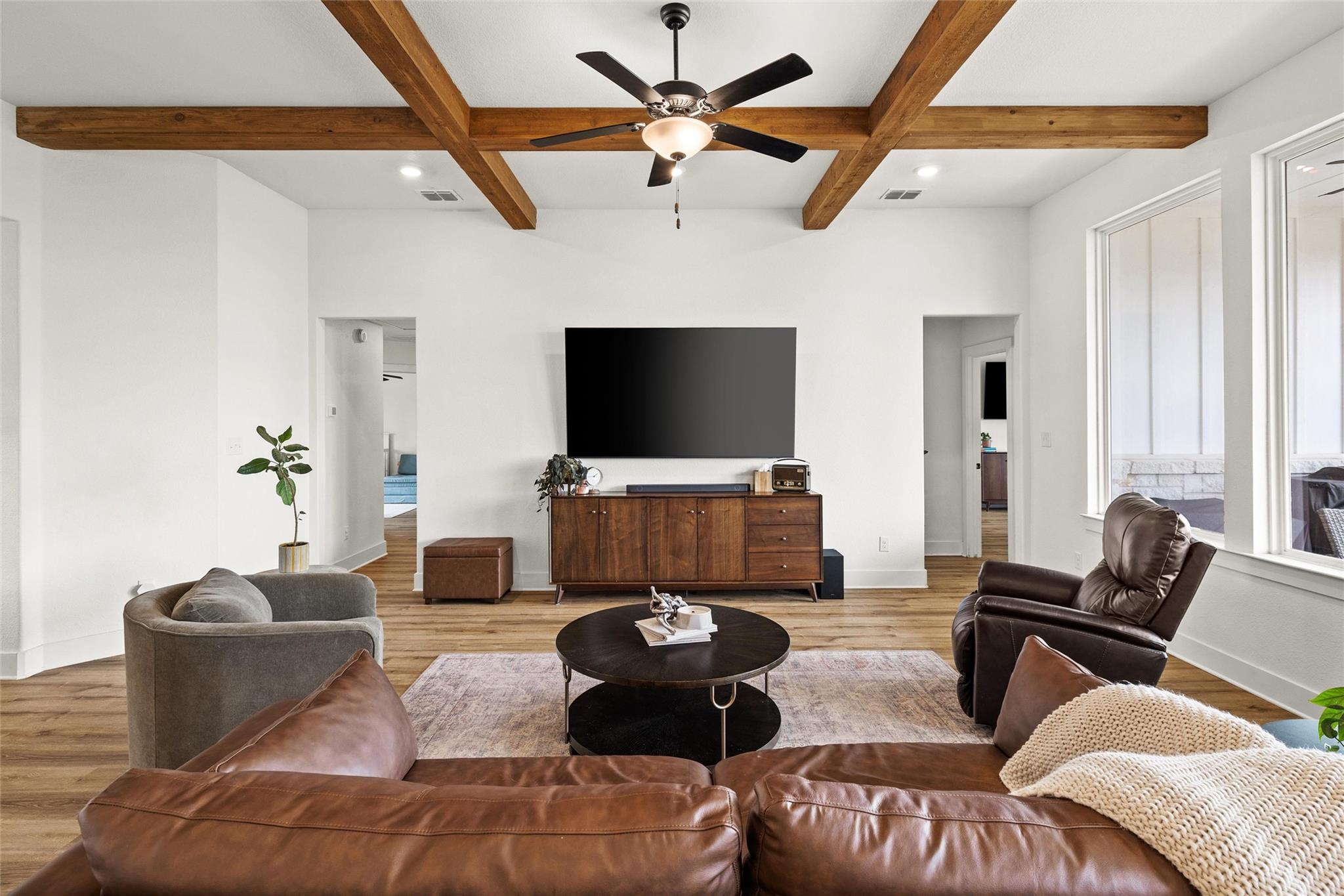 345 Morning Dew Dr, Round Mountain, TX 78663