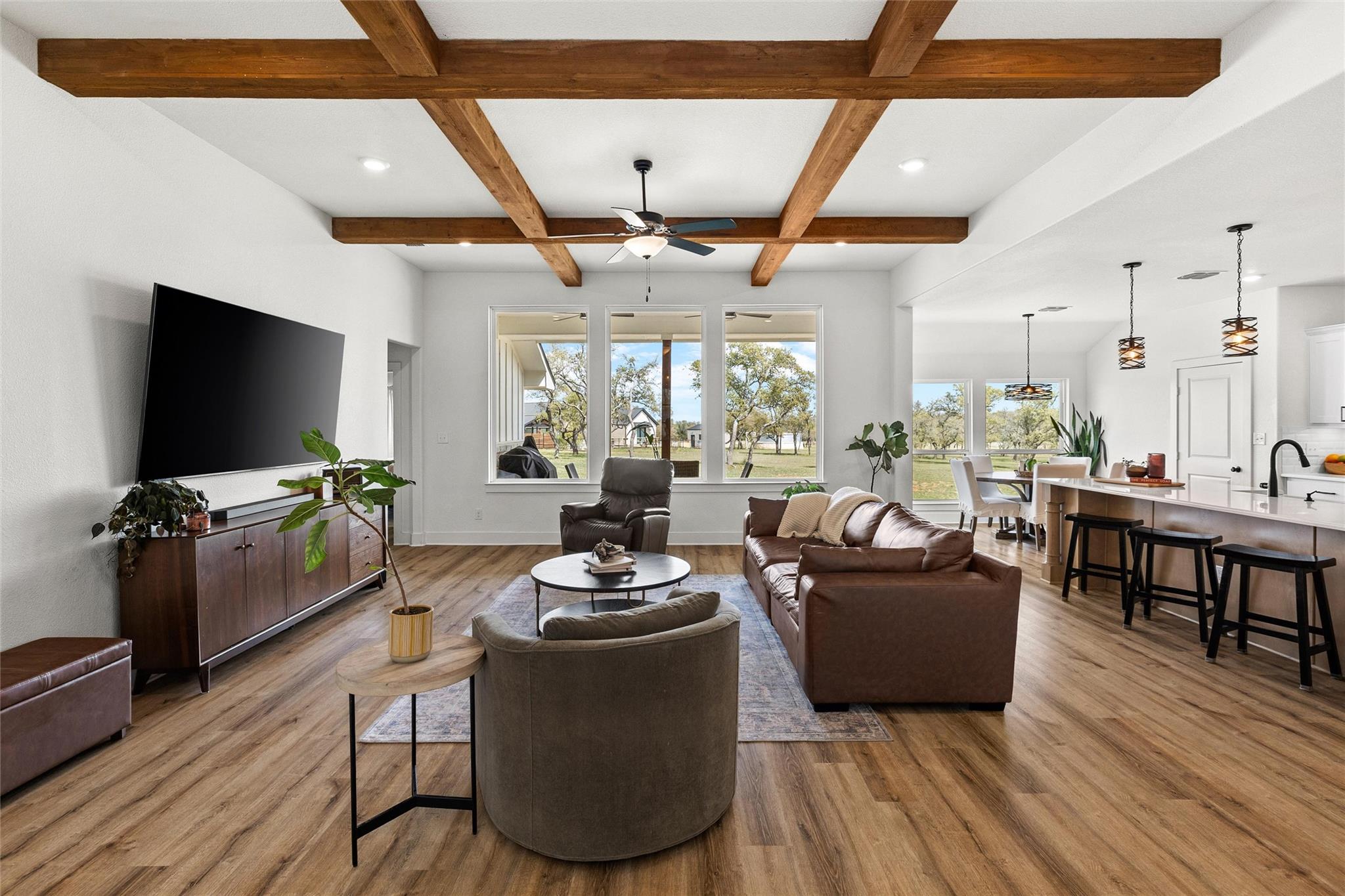 345 Morning Dew Dr, Round Mountain, TX 78663