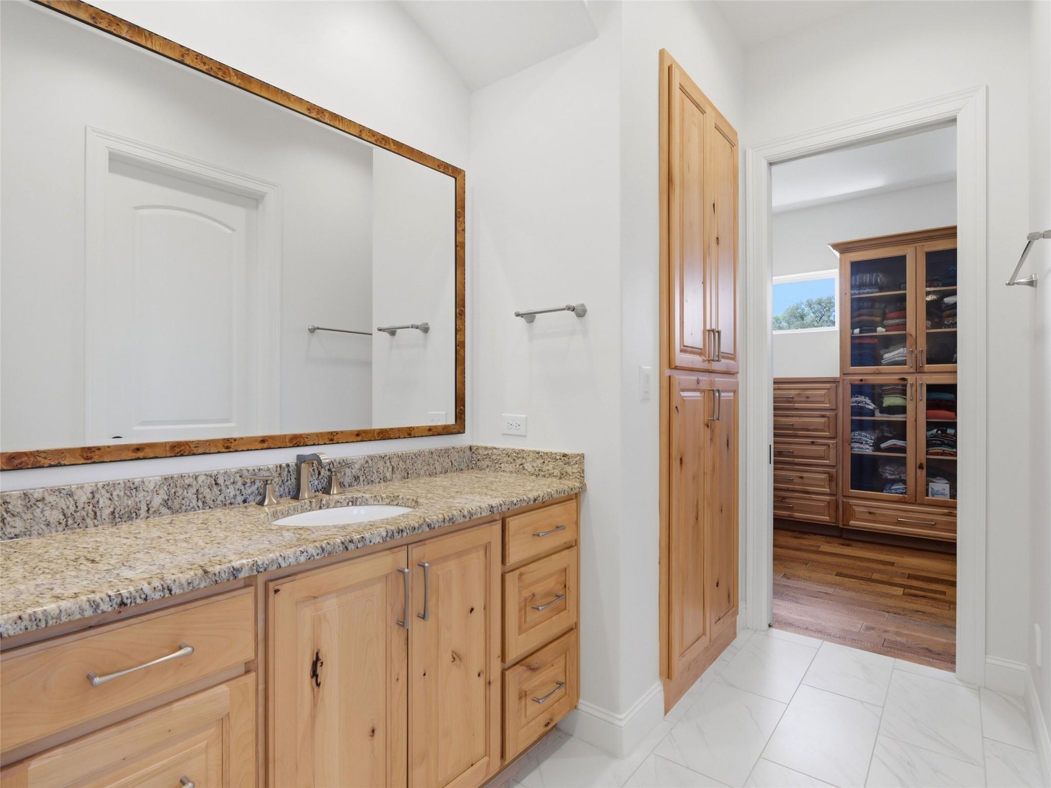 2144 Senora Rdg, Canyon Lake, TX 78133