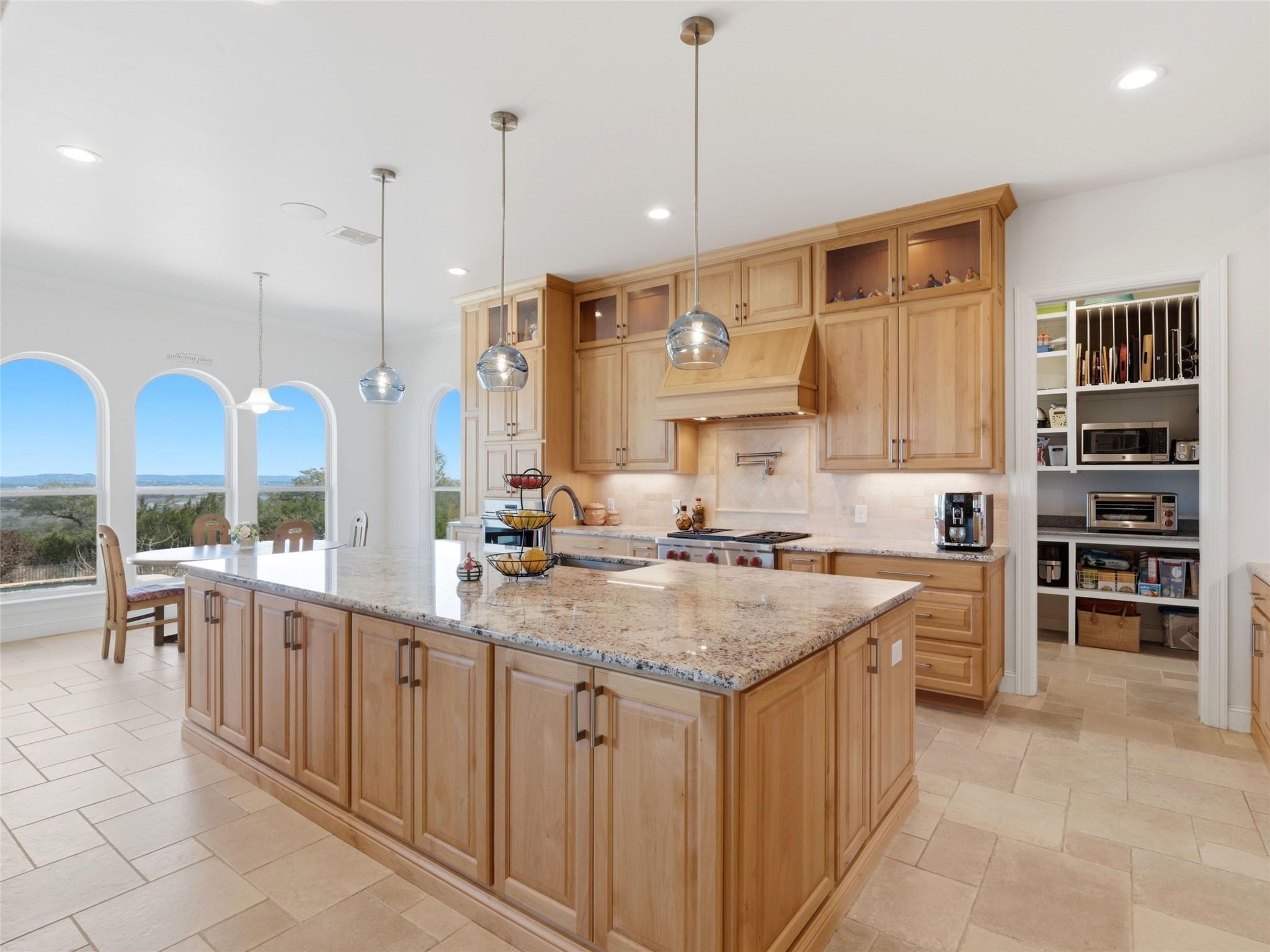 2144 Senora Rdg, Canyon Lake, TX 78133