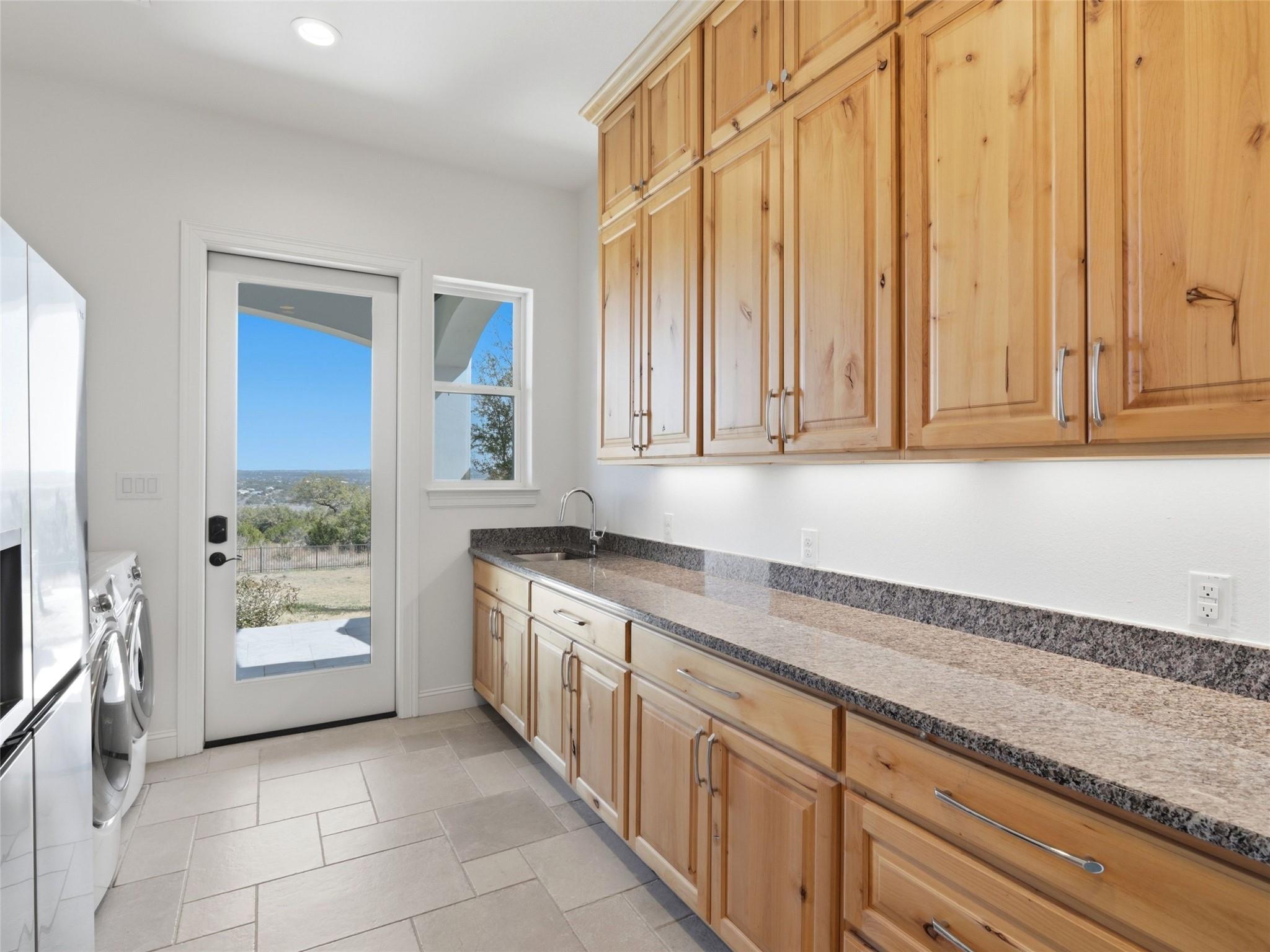 2144 Senora Rdg, Canyon Lake, TX 78133