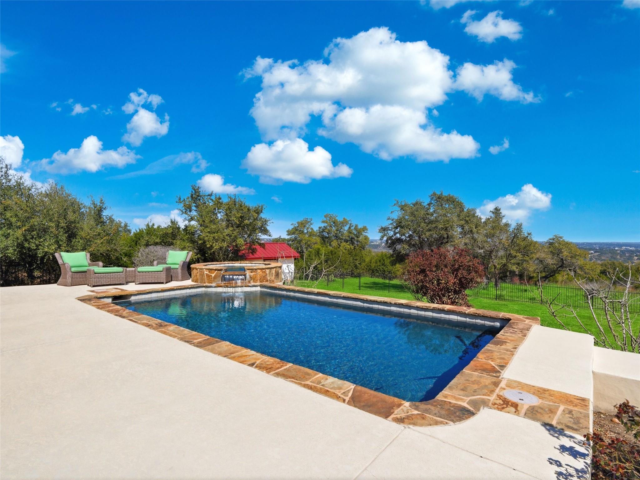 2144 Senora Rdg, Canyon Lake, TX 78133