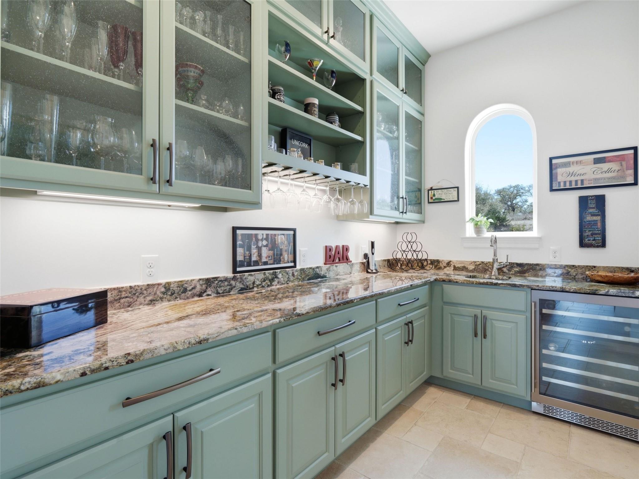 2144 Senora Rdg, Canyon Lake, TX 78133