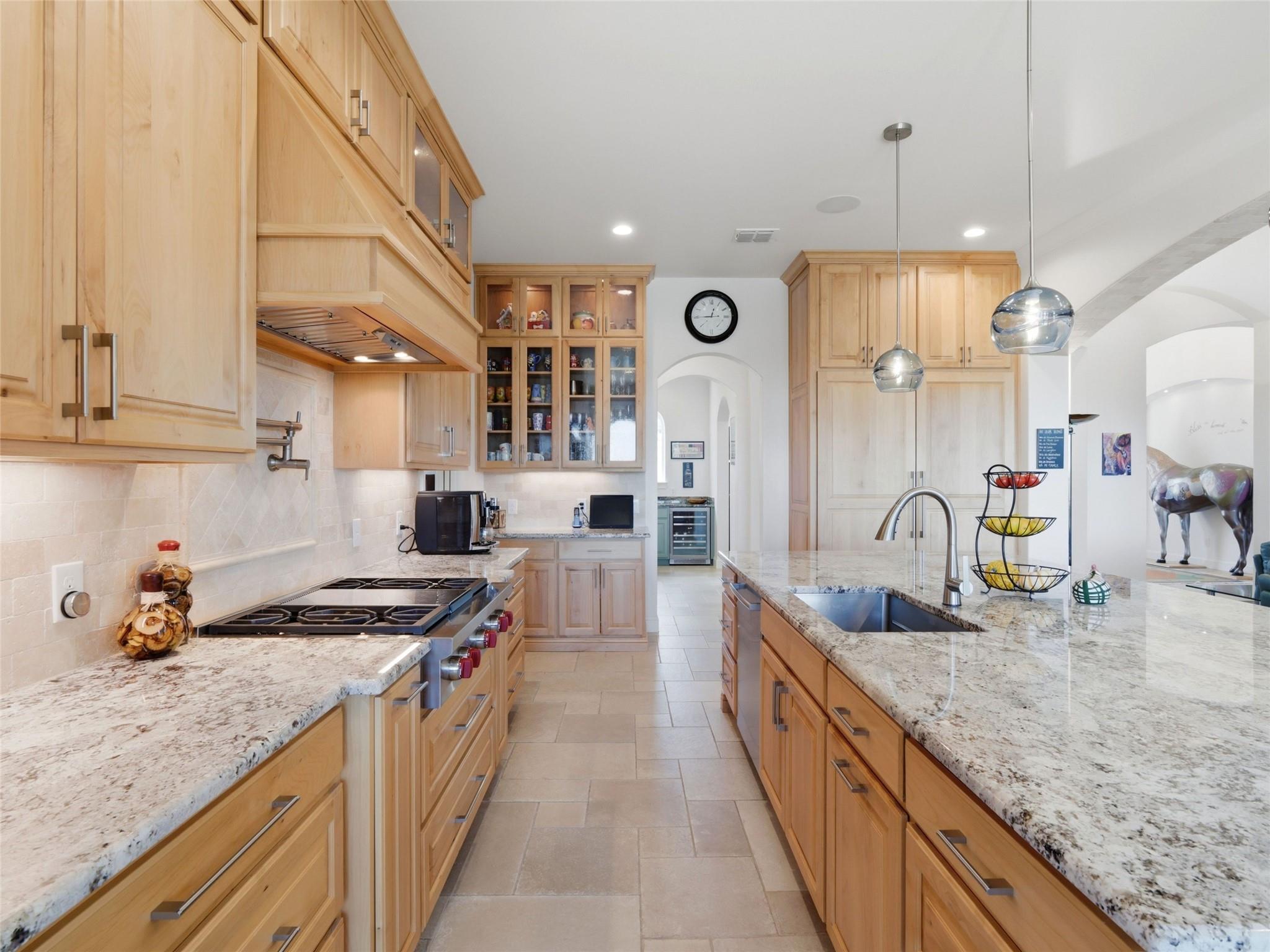 2144 Senora Rdg, Canyon Lake, TX 78133