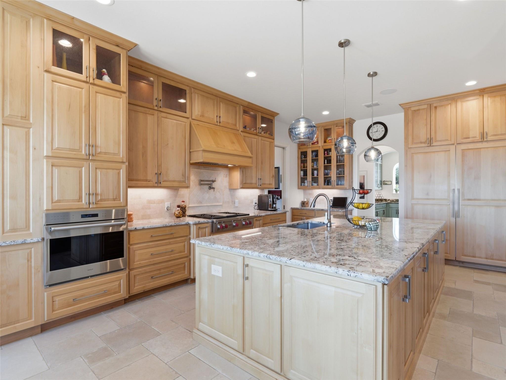 2144 Senora Rdg, Canyon Lake, TX 78133