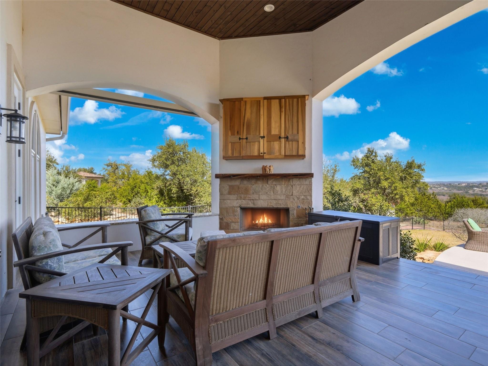 2144 Senora Rdg, Canyon Lake, TX 78133