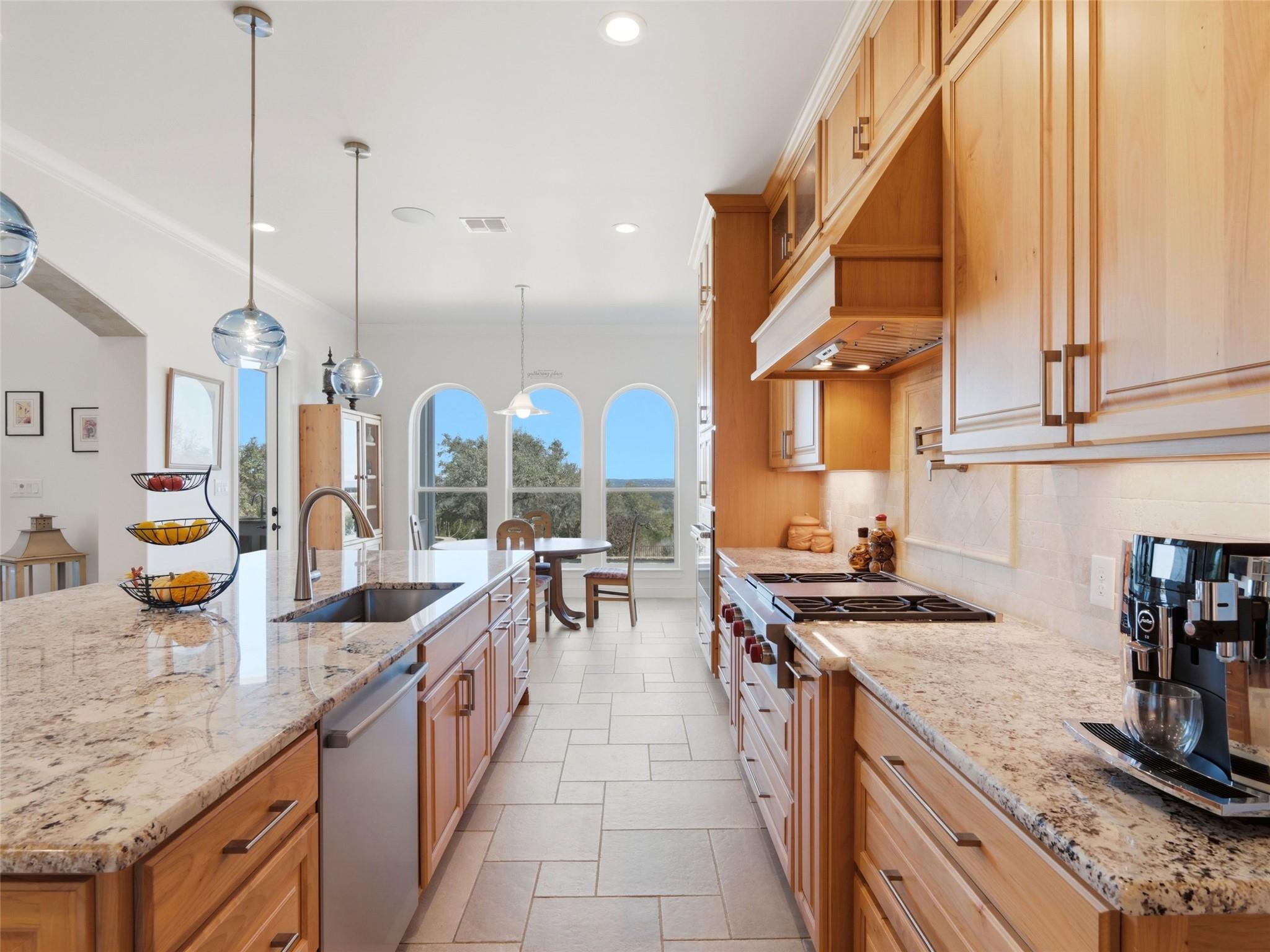 2144 Senora Rdg, Canyon Lake, TX 78133