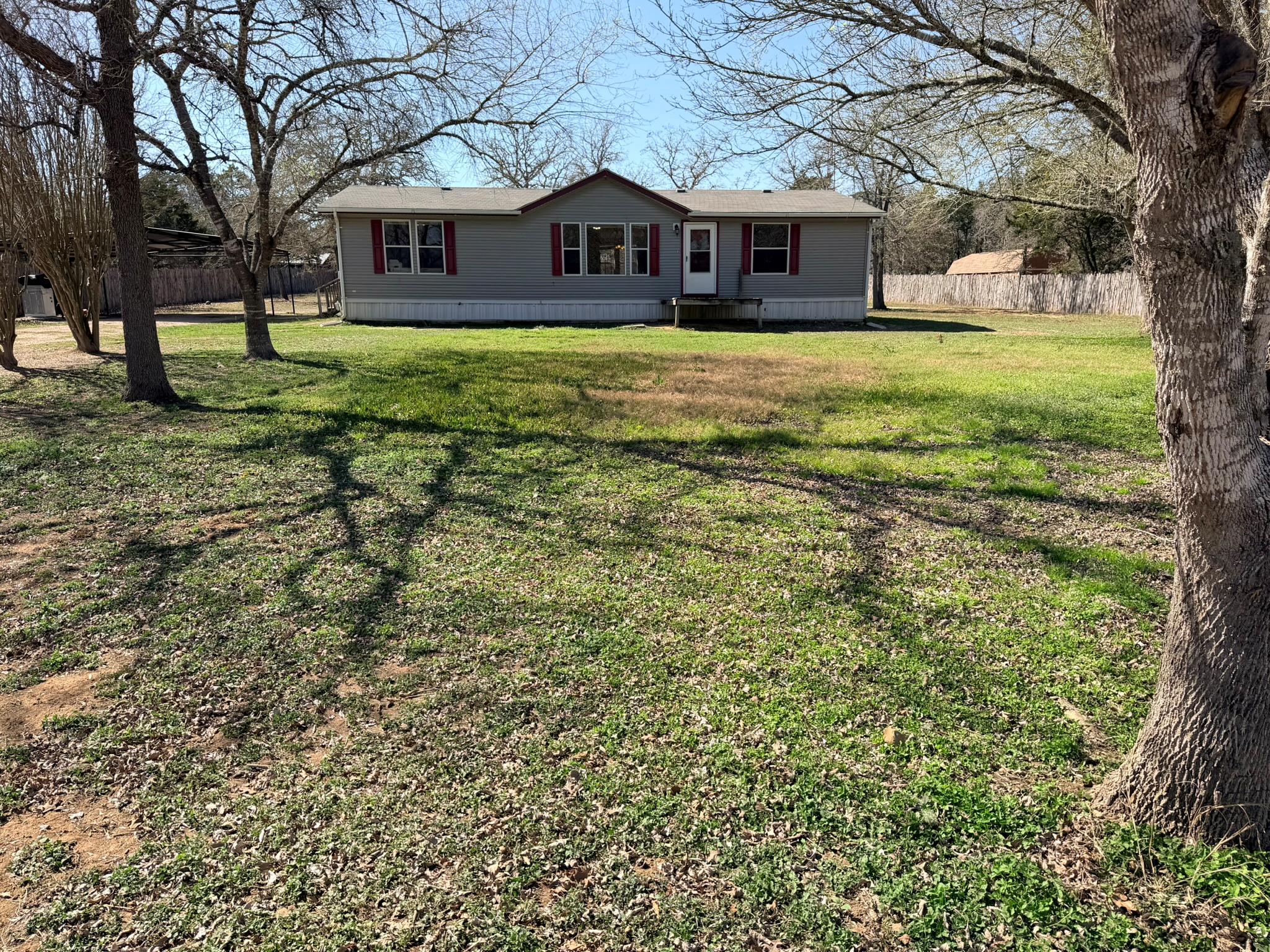 185 Peace Pipe, Smithville, TX 78957