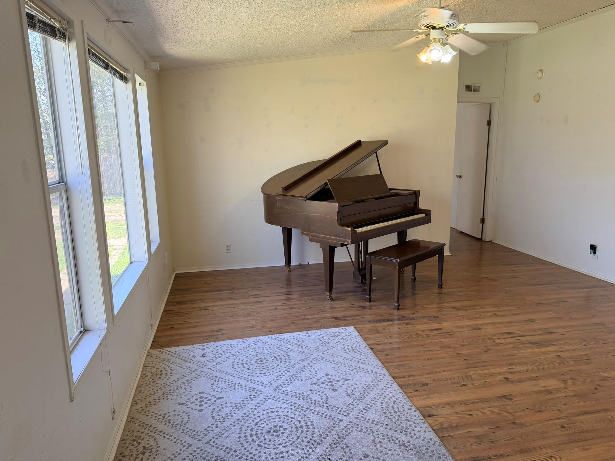 185 Peace Pipe, Smithville, TX 78957