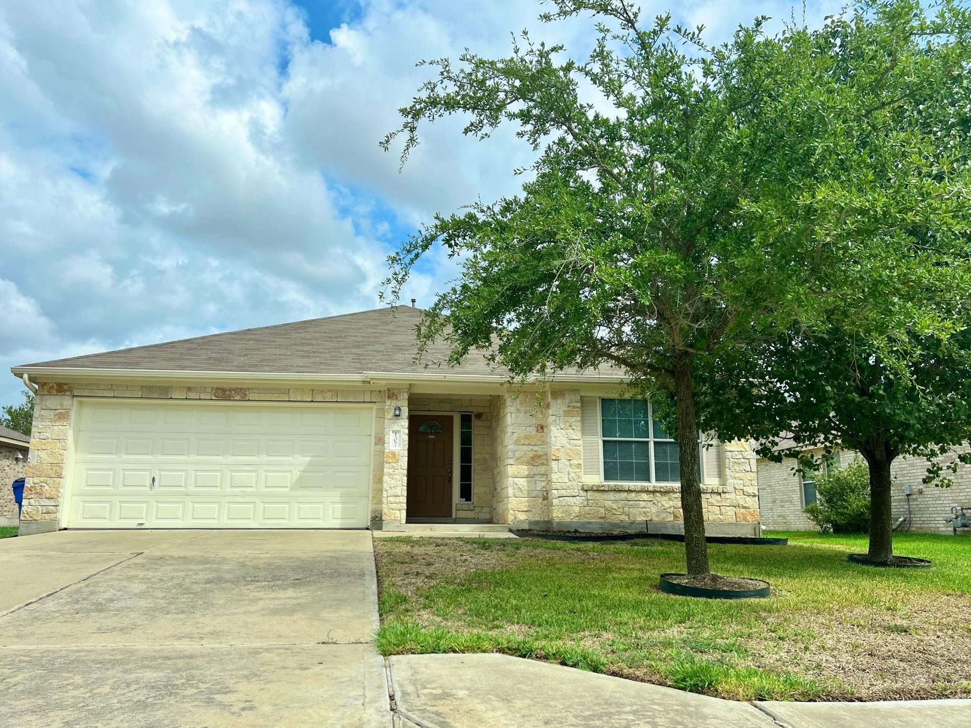 107 Thompson Trl, Bastrop, TX 78602