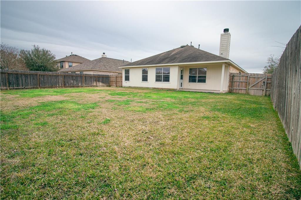 107 Thompson Trl, Bastrop, TX 78602