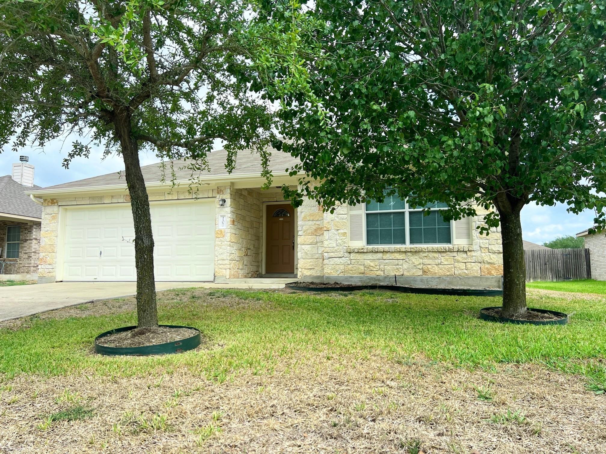107 Thompson Trl, Bastrop, TX 78602