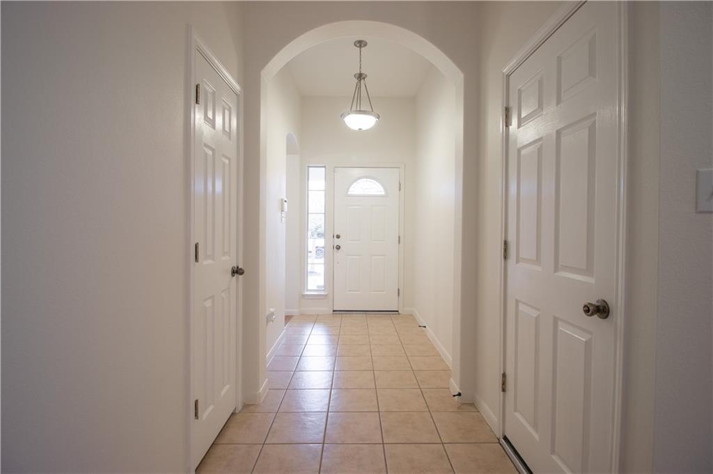 107 Thompson Trl, Bastrop, TX 78602