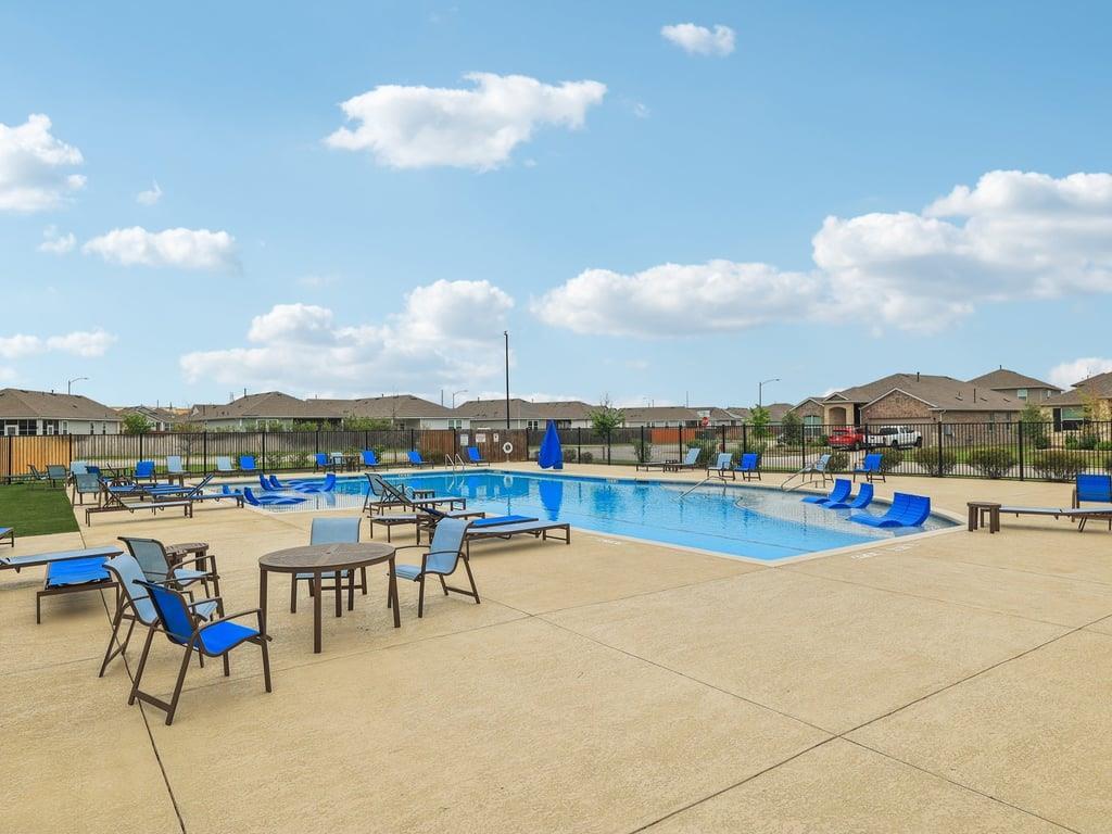 114 Clear Water Pass, Bastrop, TX 78602