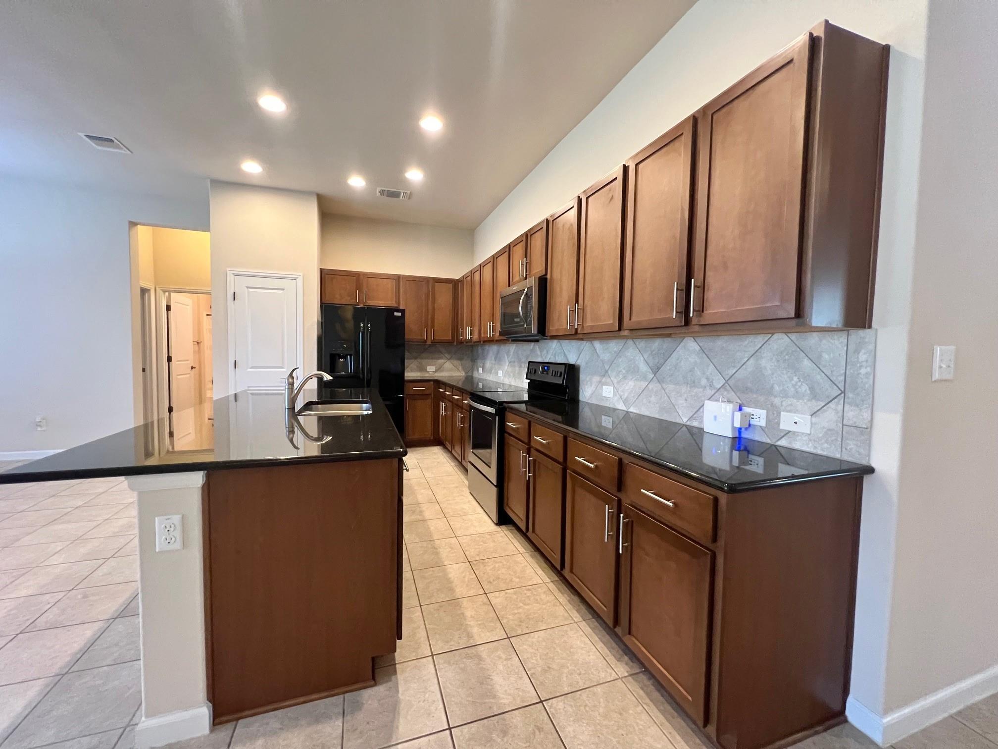 114 Clear Water Pass, Bastrop, TX 78602