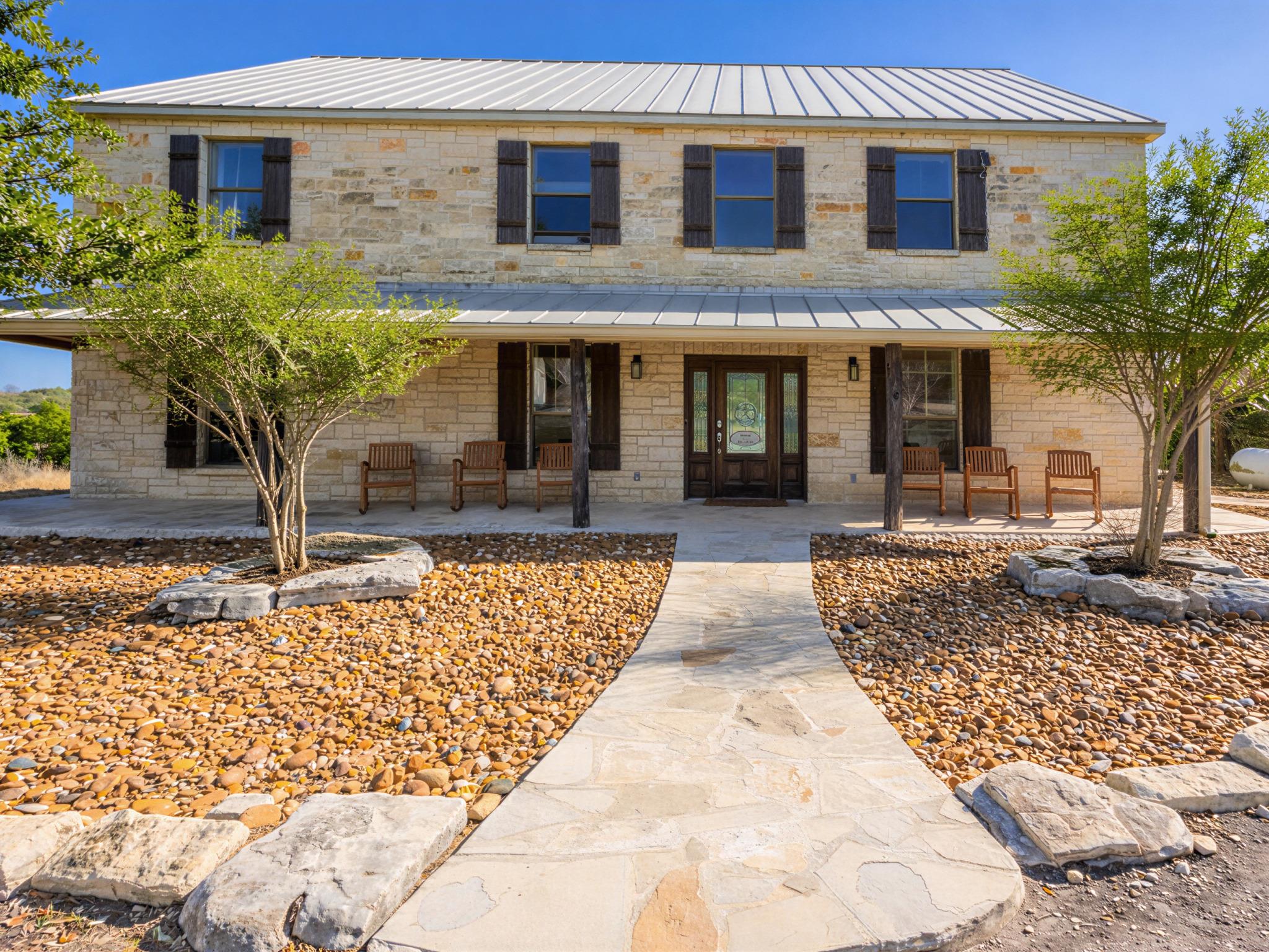 117 Point Rd, Fredericksburg, TX 78624