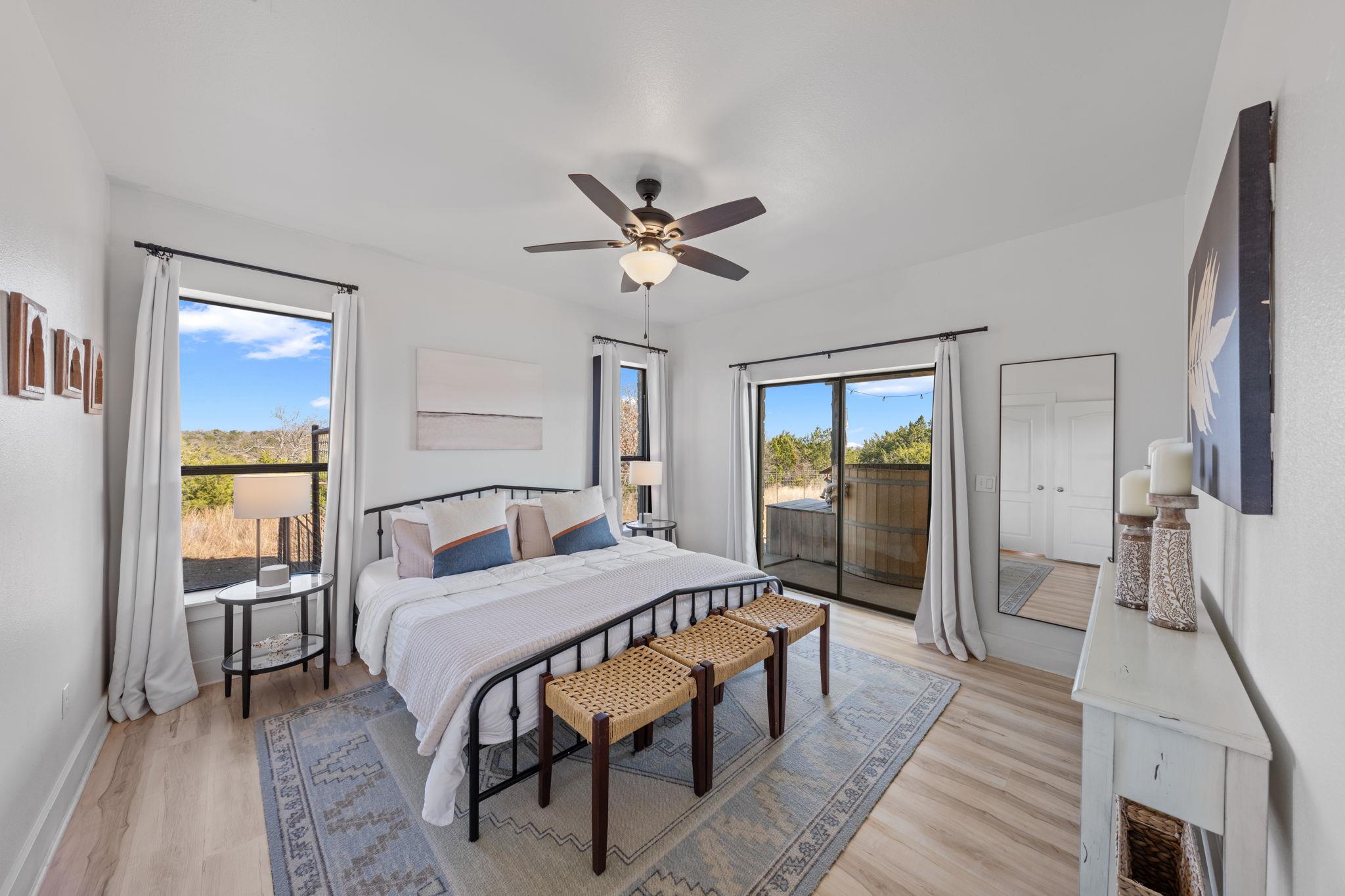 117 Point Rd, Fredericksburg, TX 78624