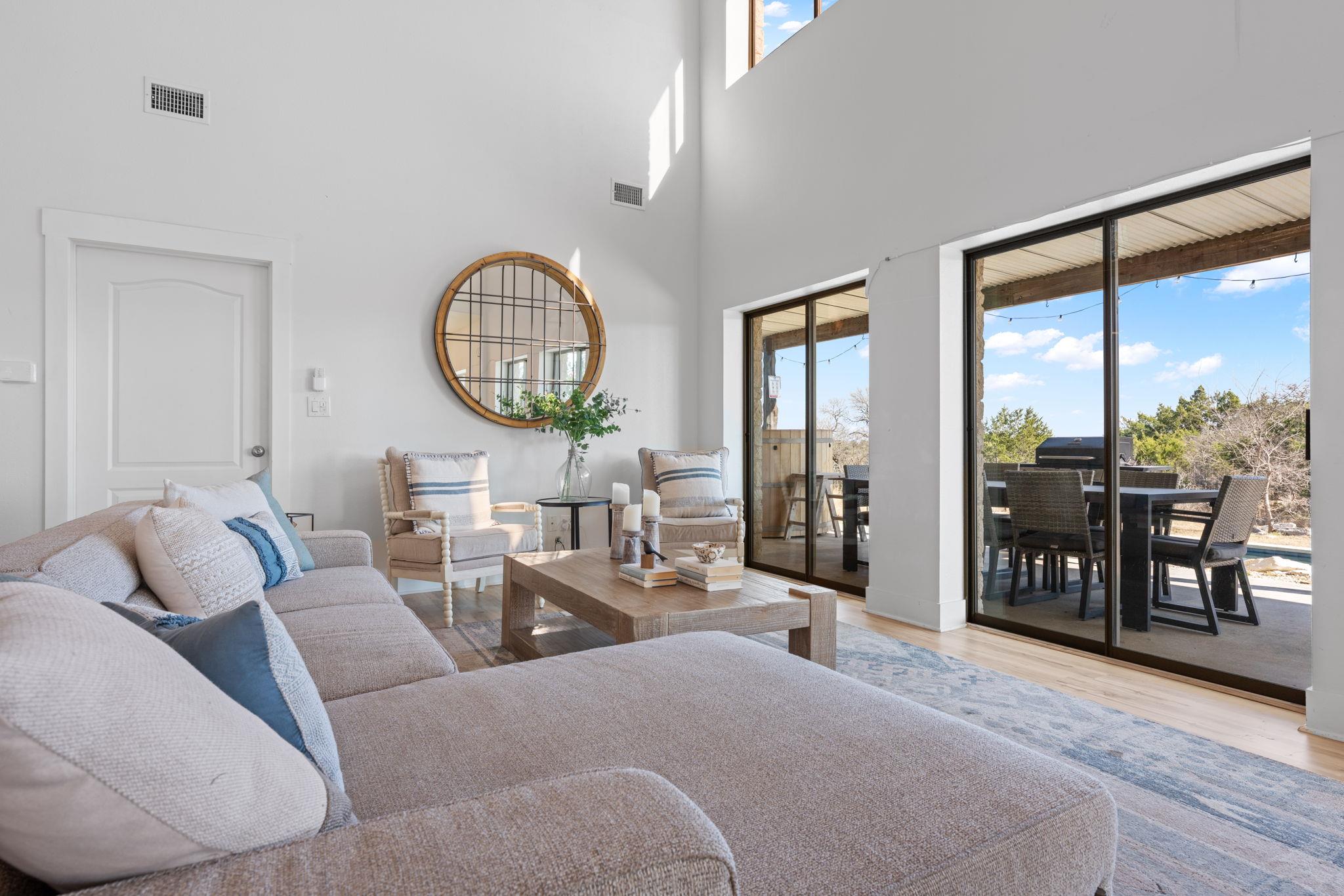 117 Point Rd, Fredericksburg, TX 78624