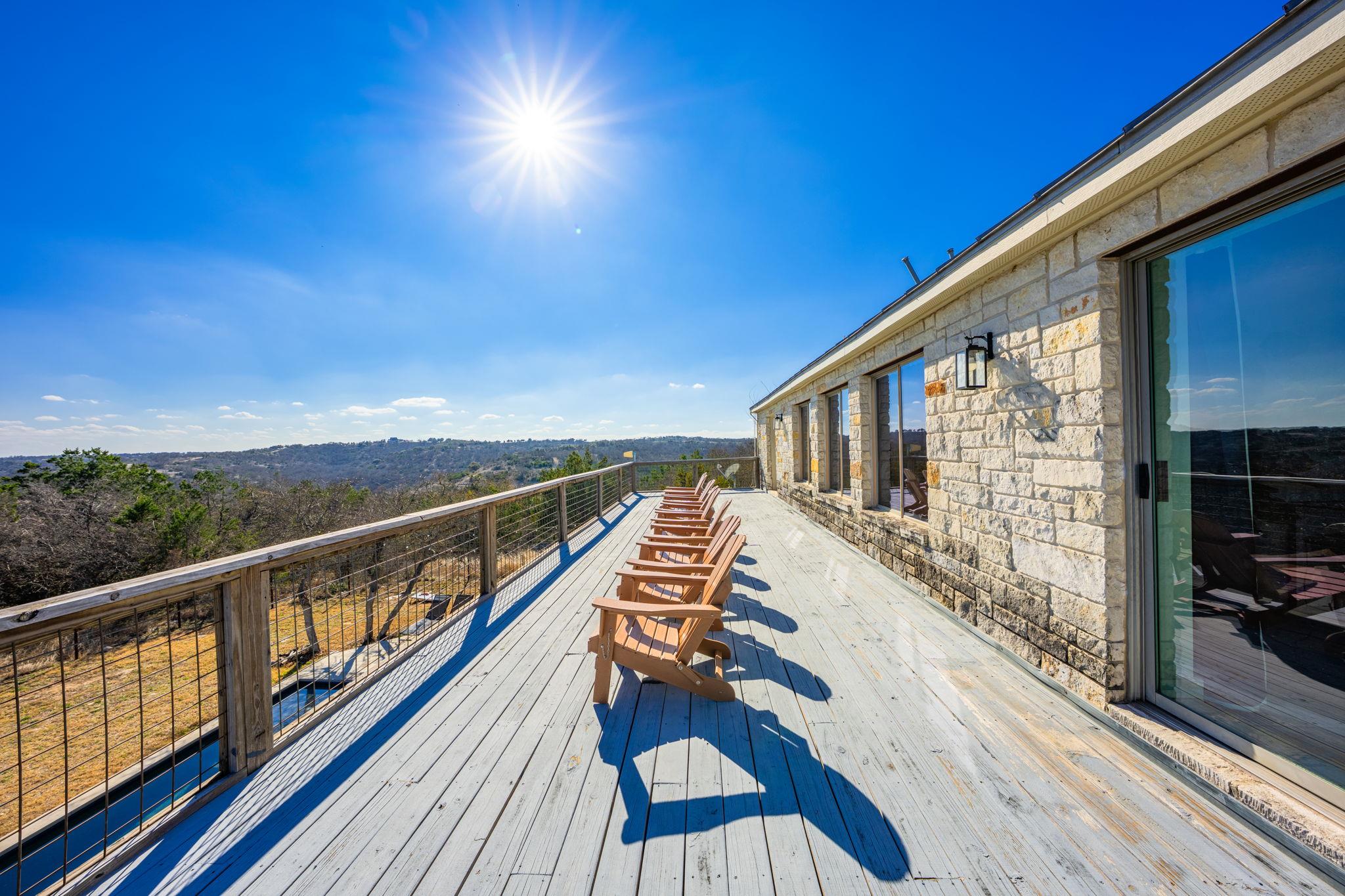 117 Point Rd, Fredericksburg, TX 78624