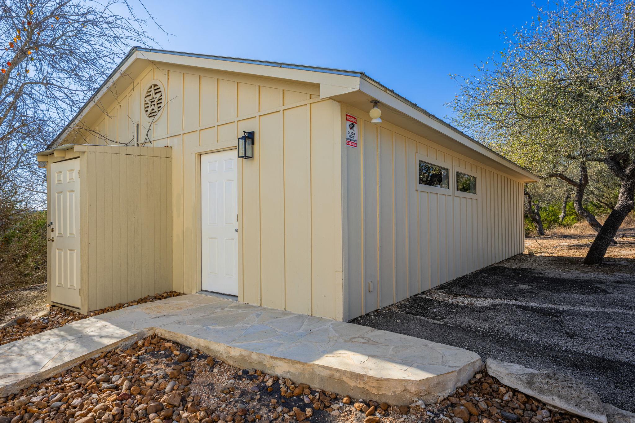 117 Point Rd, Fredericksburg, TX 78624