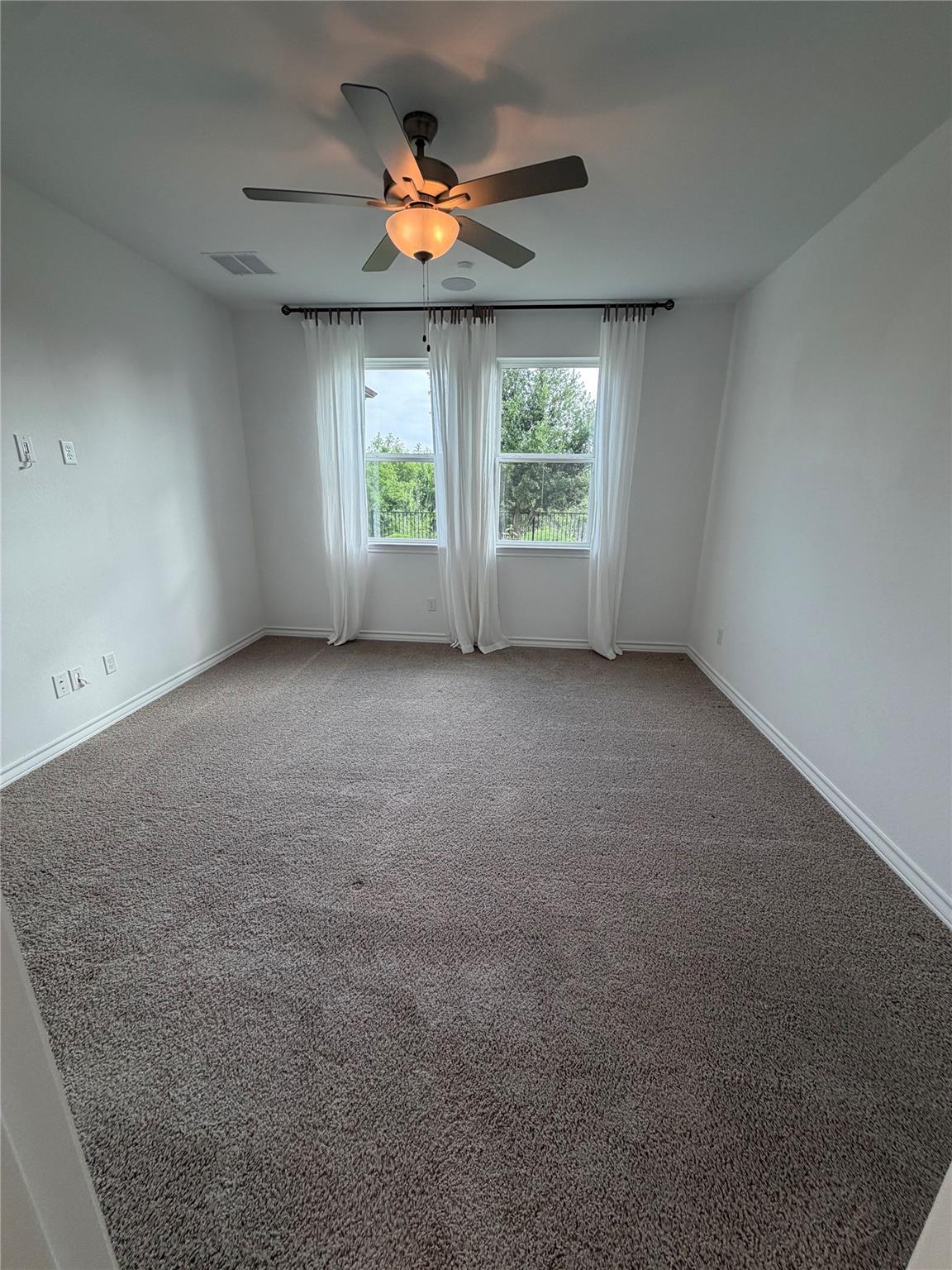 306 Stinchcomb Rd, Hutto, TX 78634