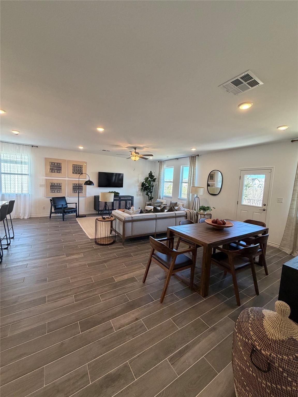 306 Stinchcomb Rd, Hutto, TX 78634