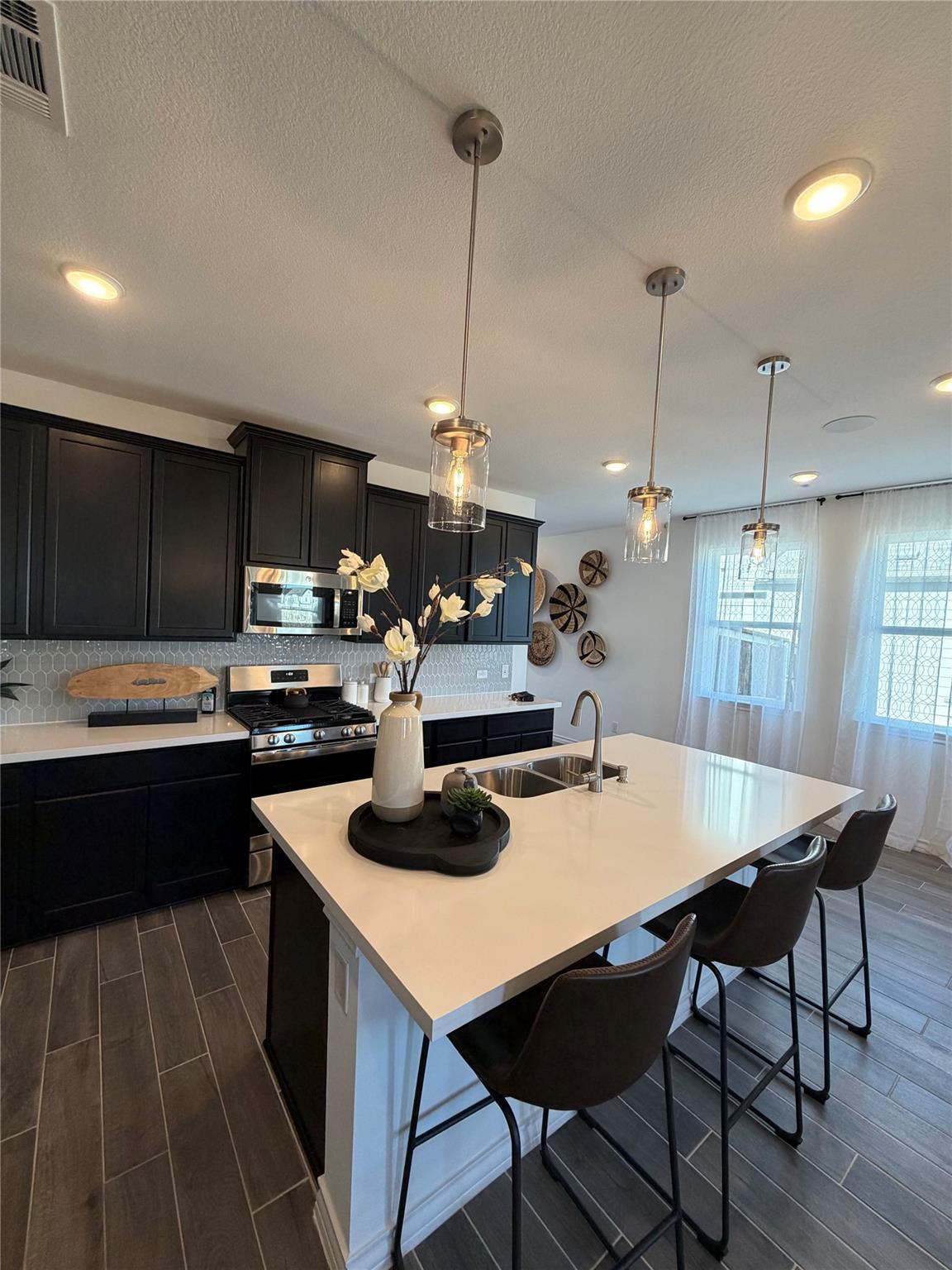 306 Stinchcomb Rd, Hutto, TX 78634