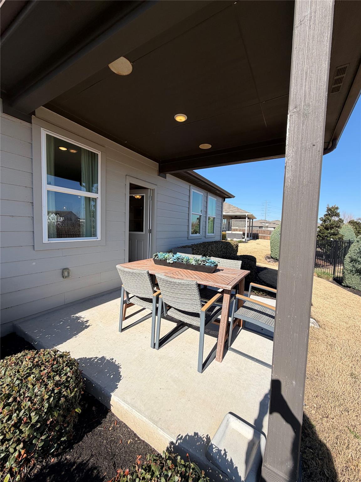 306 Stinchcomb Rd, Hutto, TX 78634