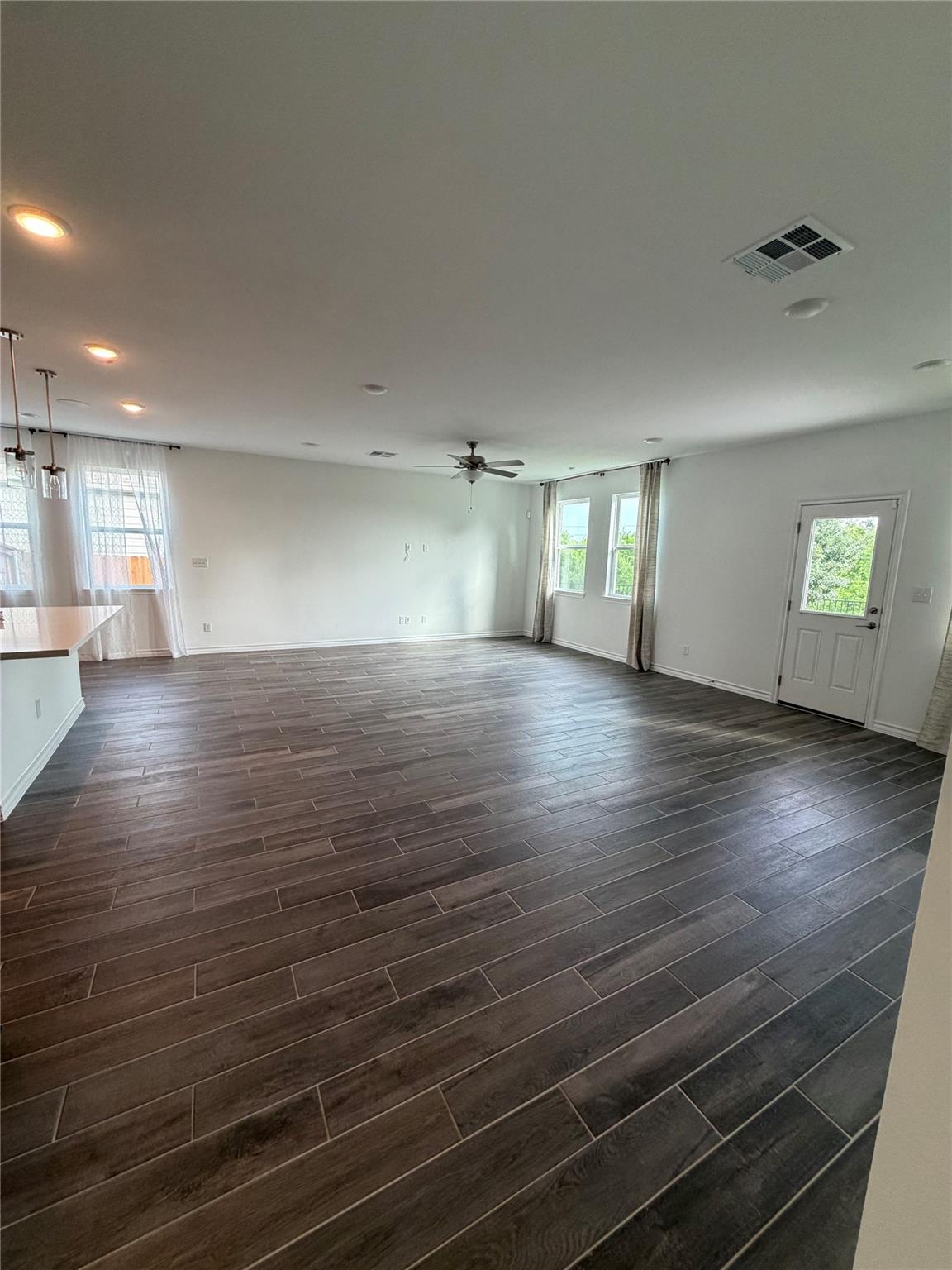 306 Stinchcomb Rd, Hutto, TX 78634