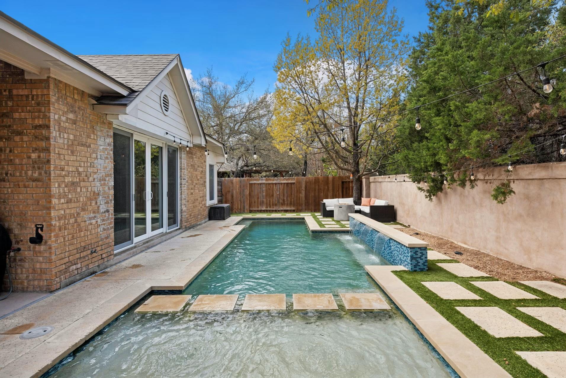 320 El Socorro, Austin, TX 78732