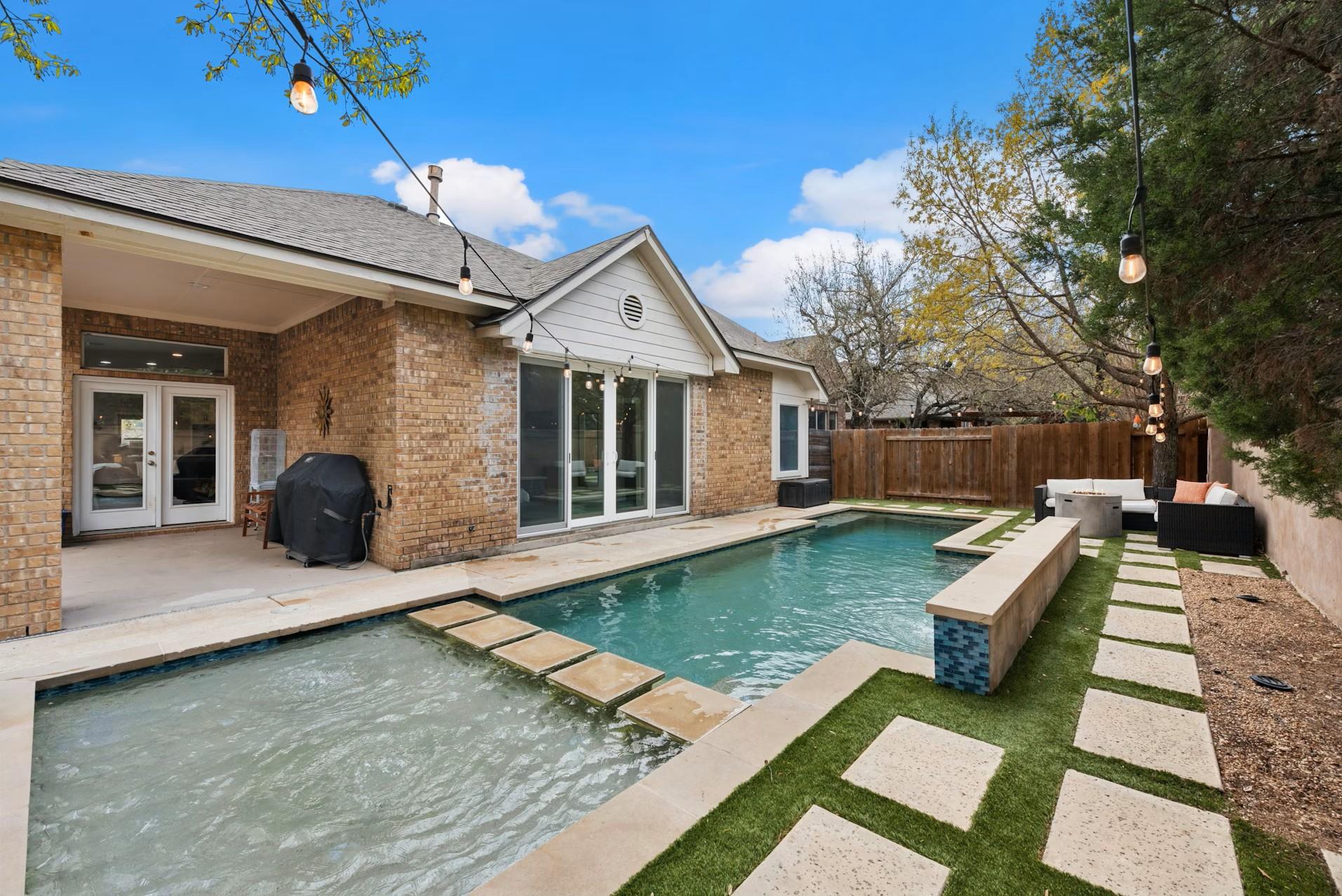 320 El Socorro, Austin, TX 78732