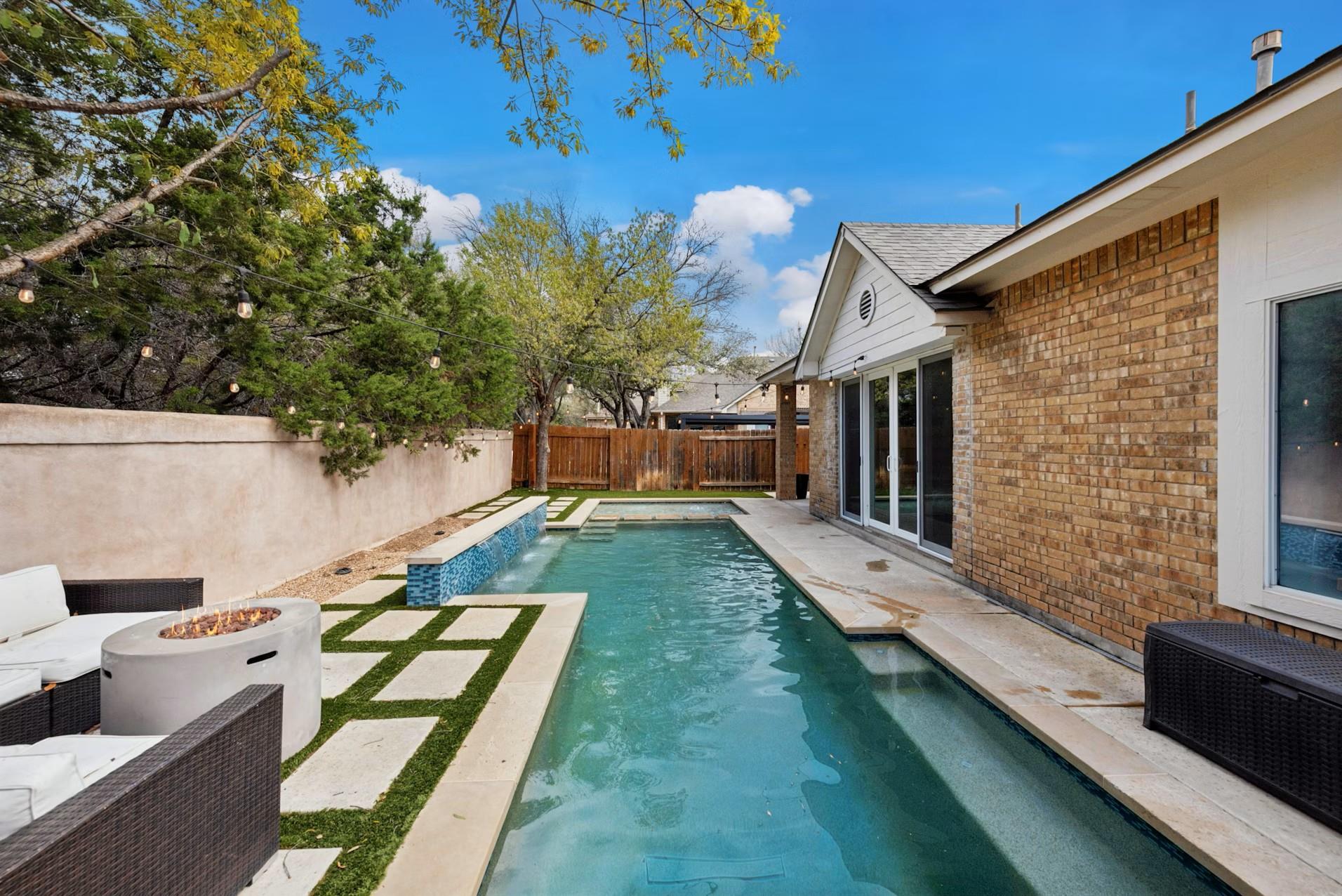 320 El Socorro, Austin, TX 78732