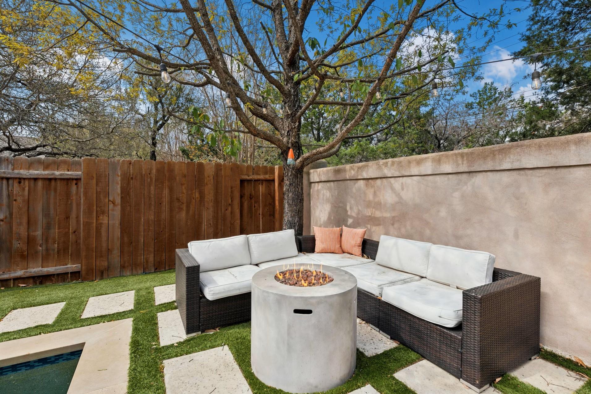 320 El Socorro, Austin, TX 78732